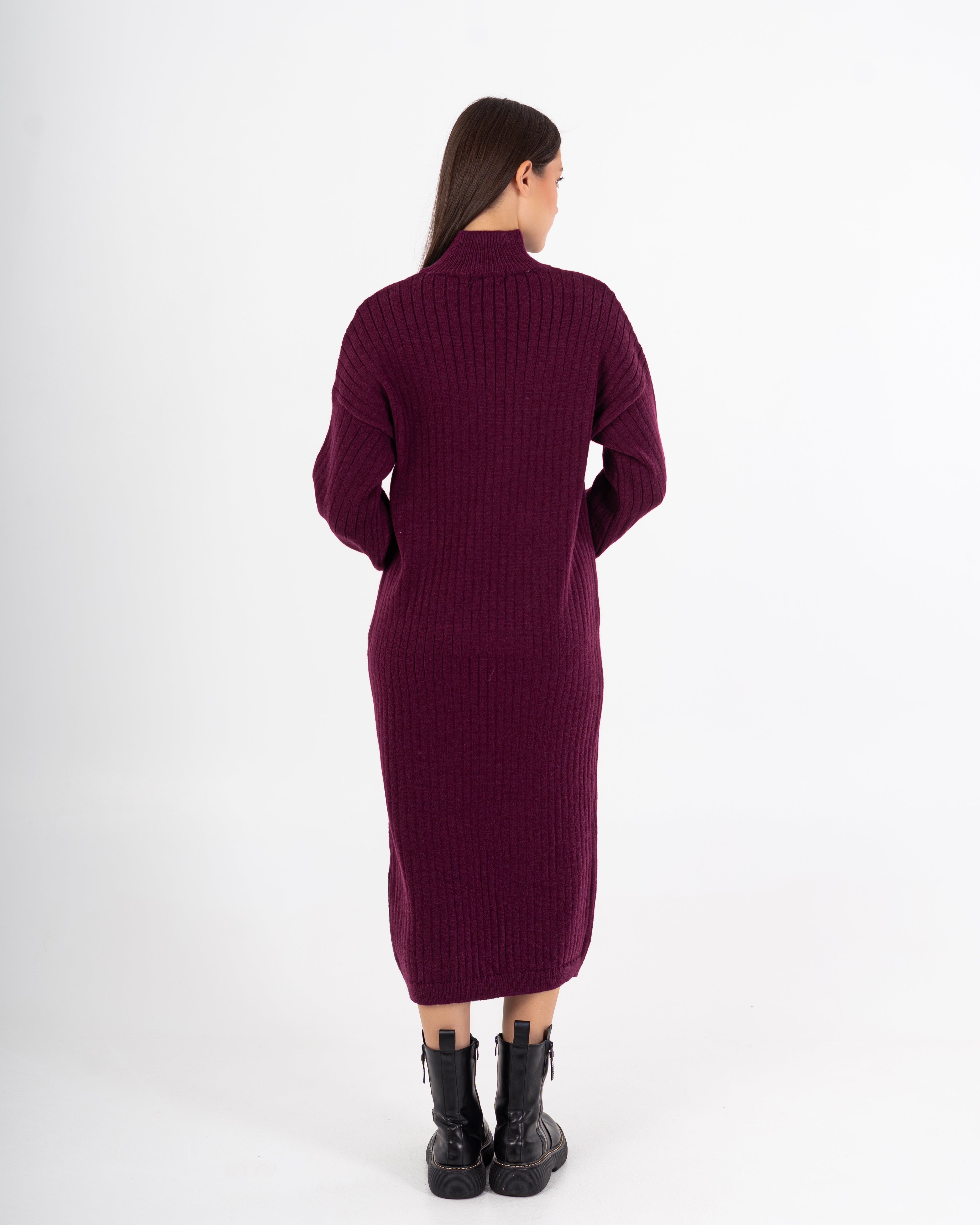 فستان محبوك - مع (رقبة على شكل حرف A)