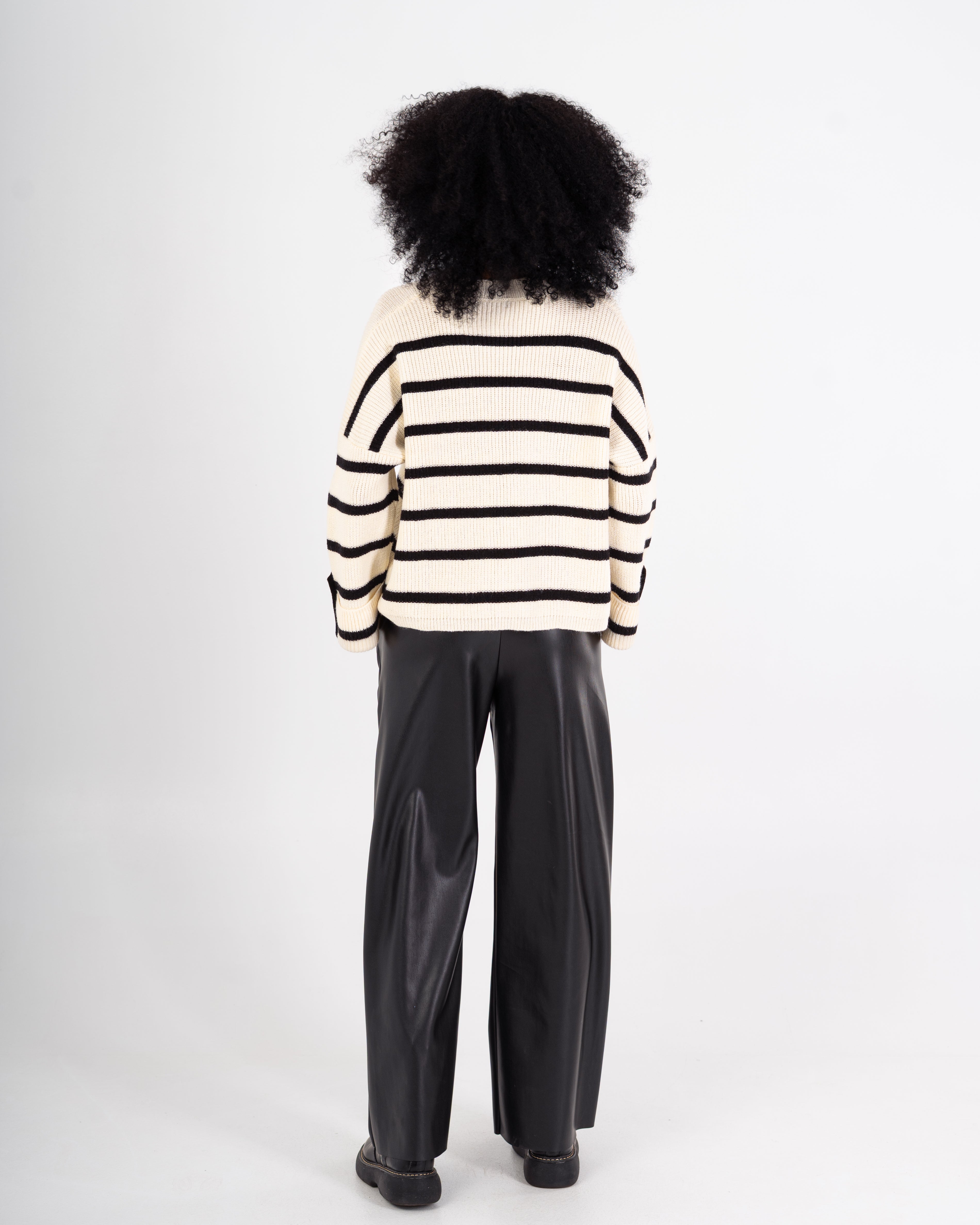 Knitwear Pullover – Striped (Buttoned Sleeves)