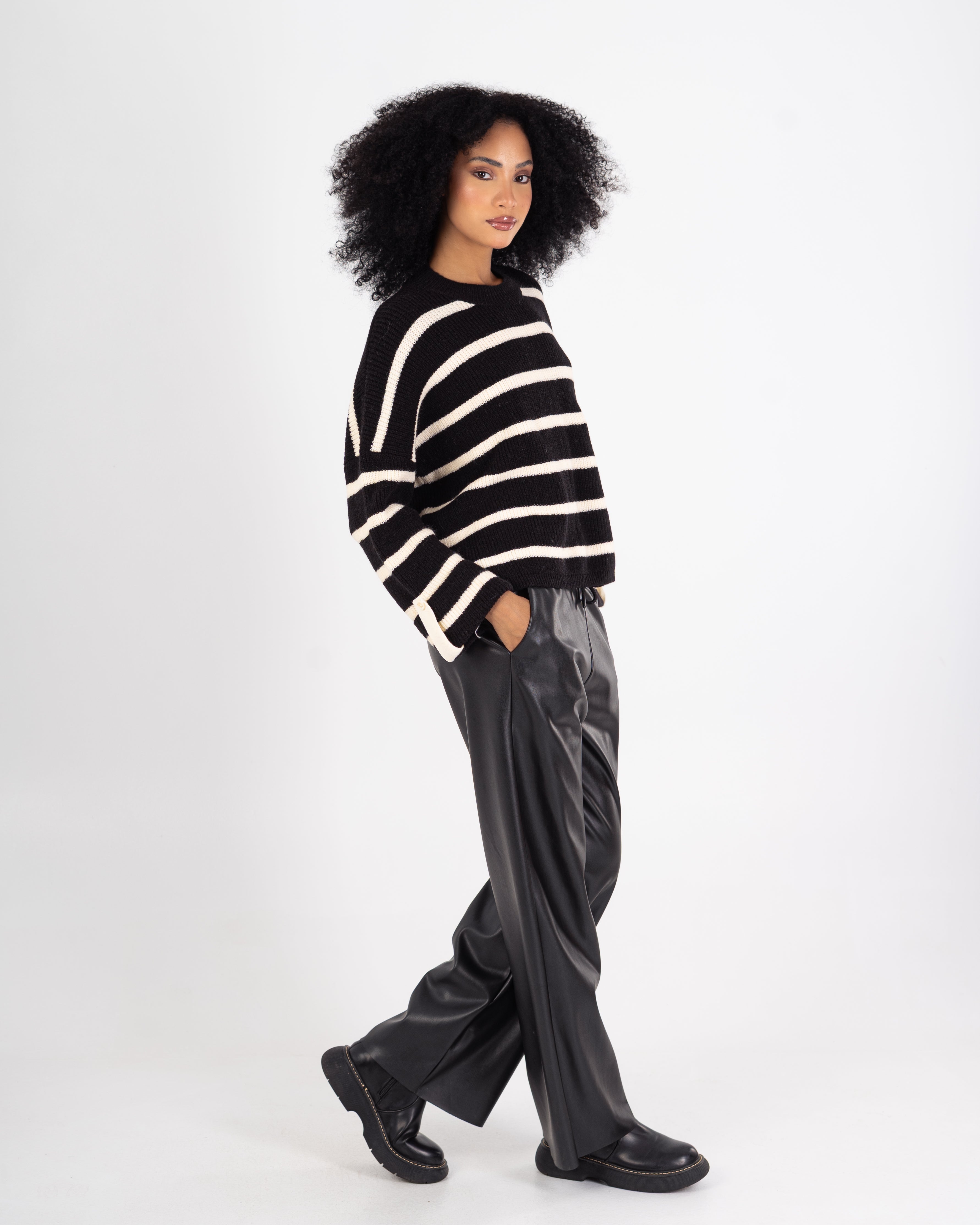 Knitwear Pullover – Striped (Buttoned Sleeves)