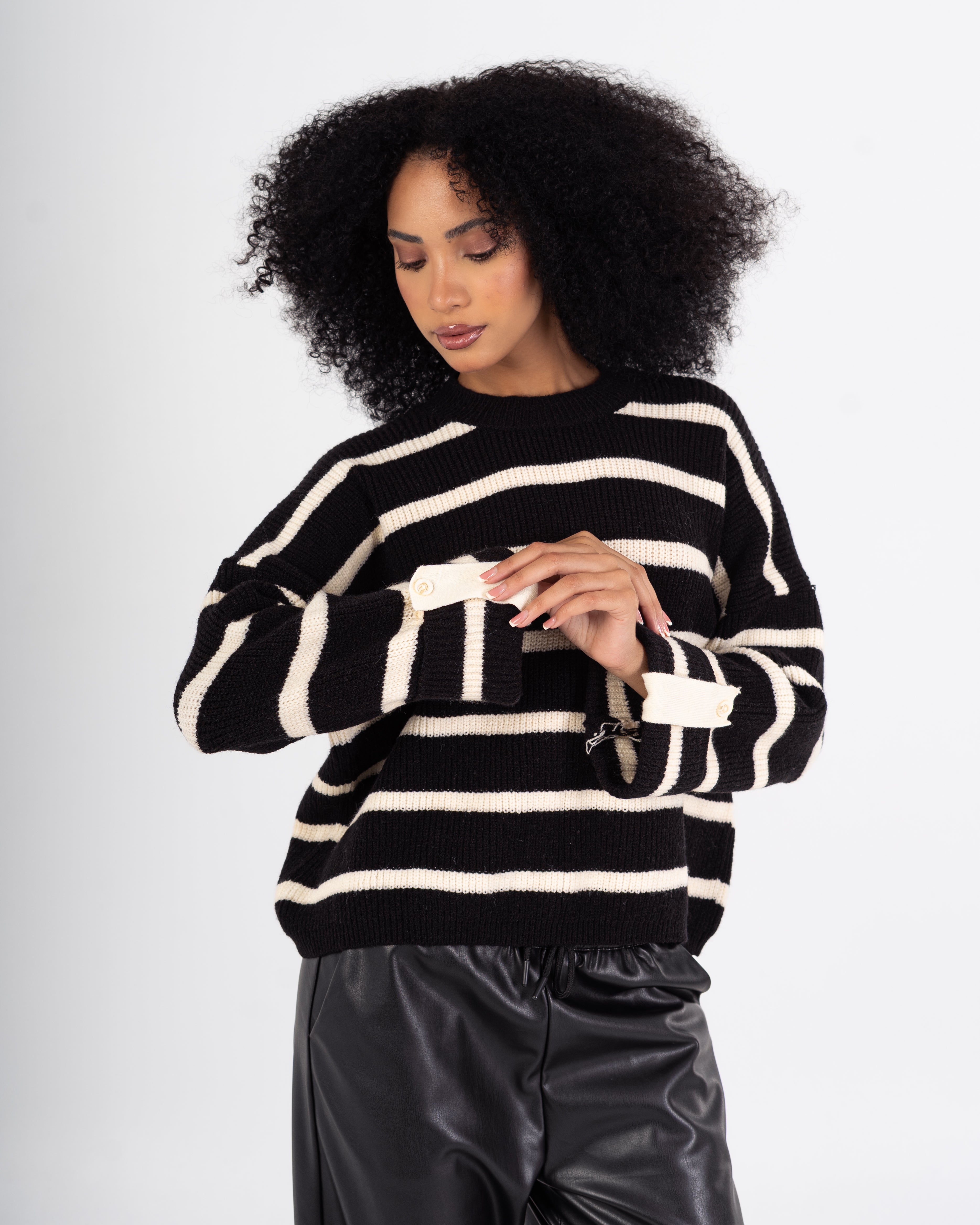 Knitwear Pullover – Striped (Buttoned Sleeves)