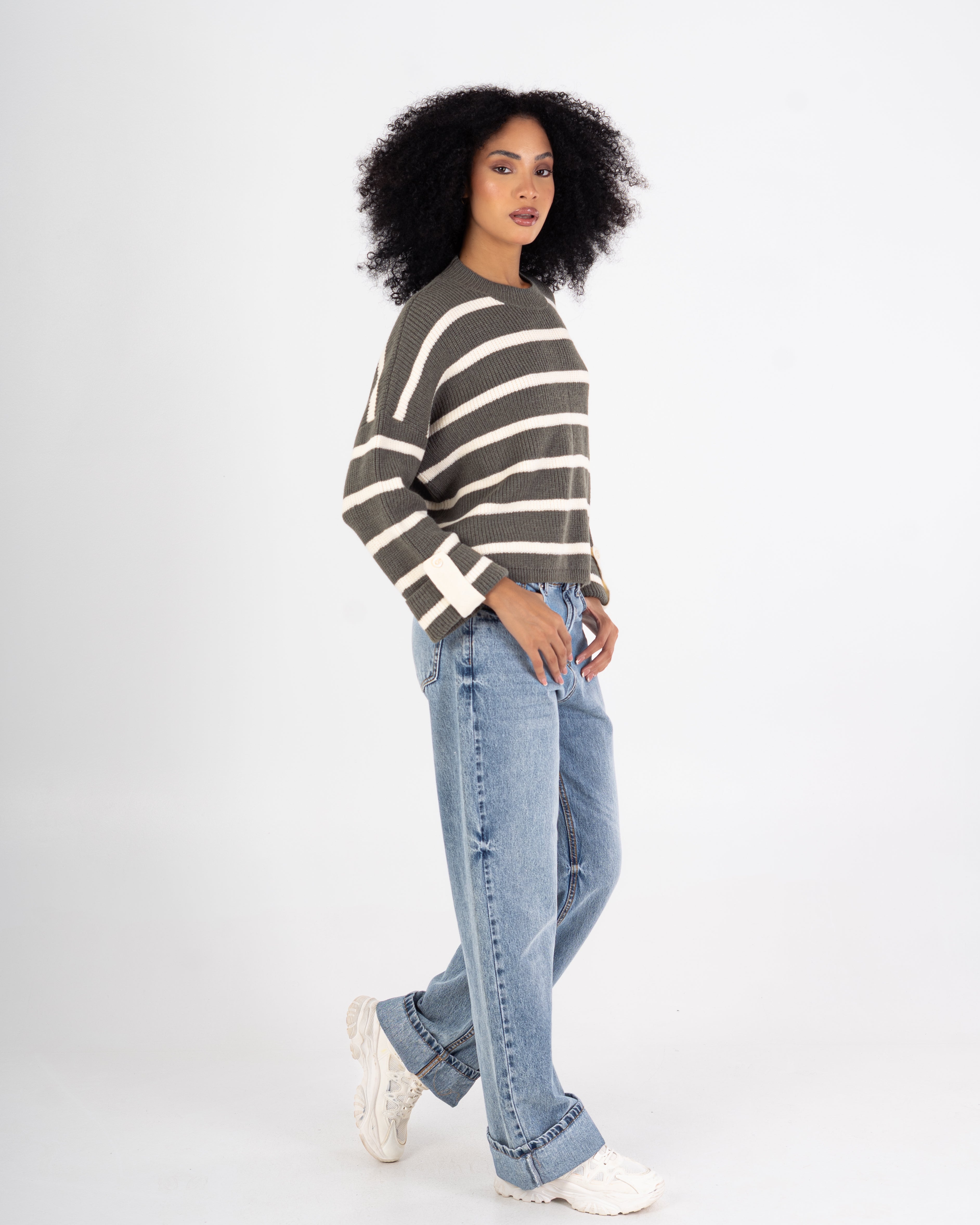 Knitwear Pullover – Striped (Buttoned Sleeves)
