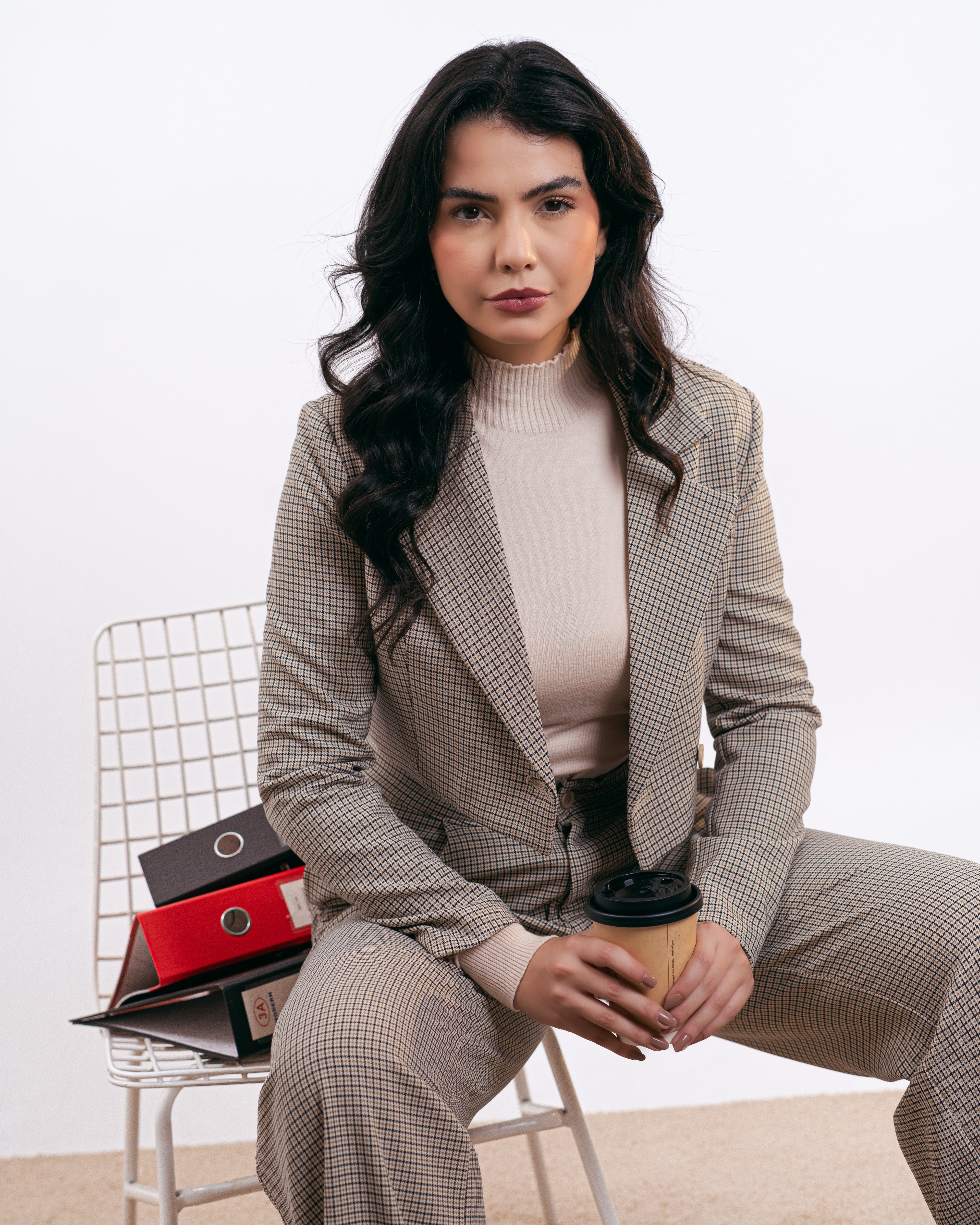 بليزر قصير بنقشة مربعات ومخططة