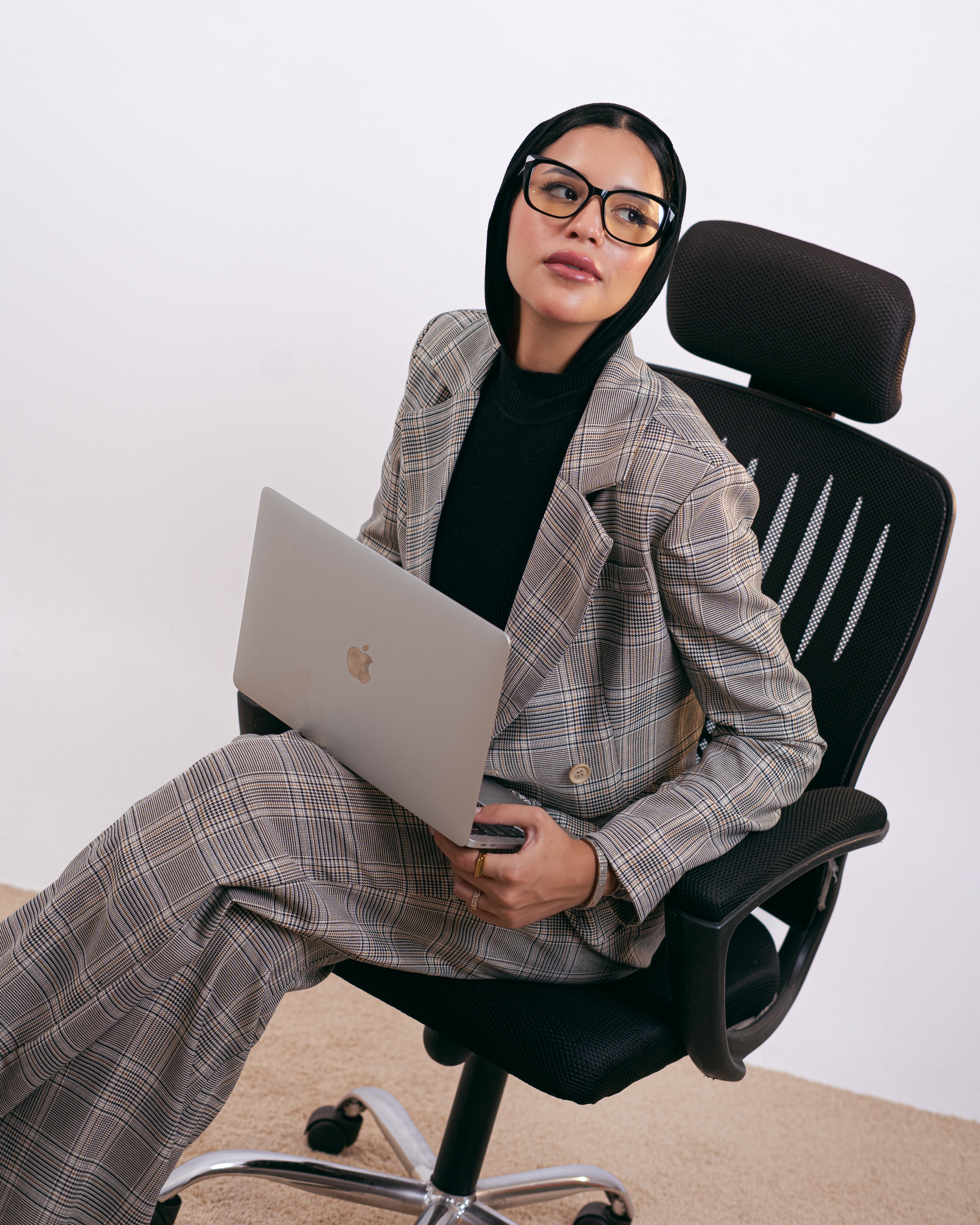 بليزر قصير بنقشة مربعات ومخططة