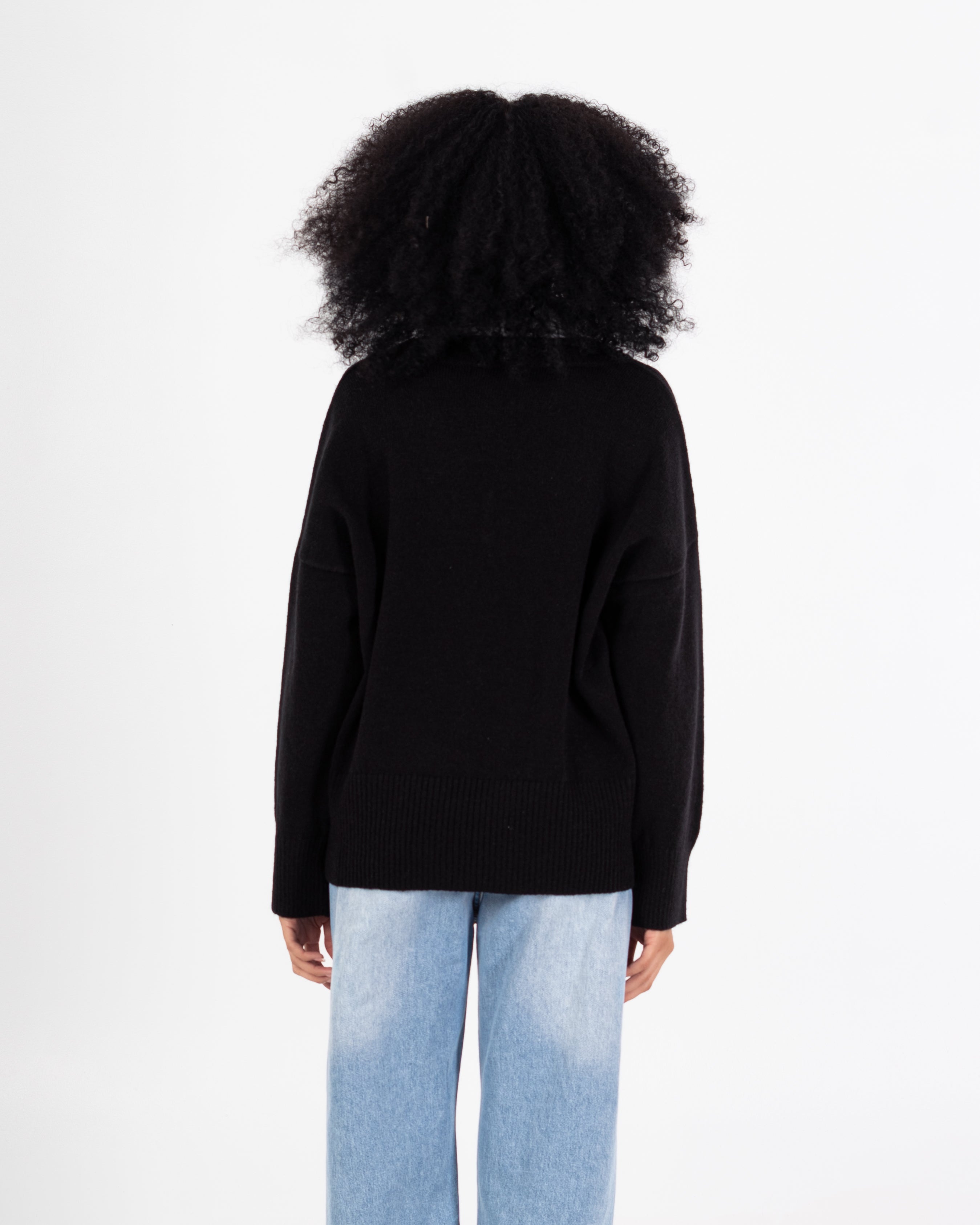 Knitwear Pullover – Plain (V-Neck)