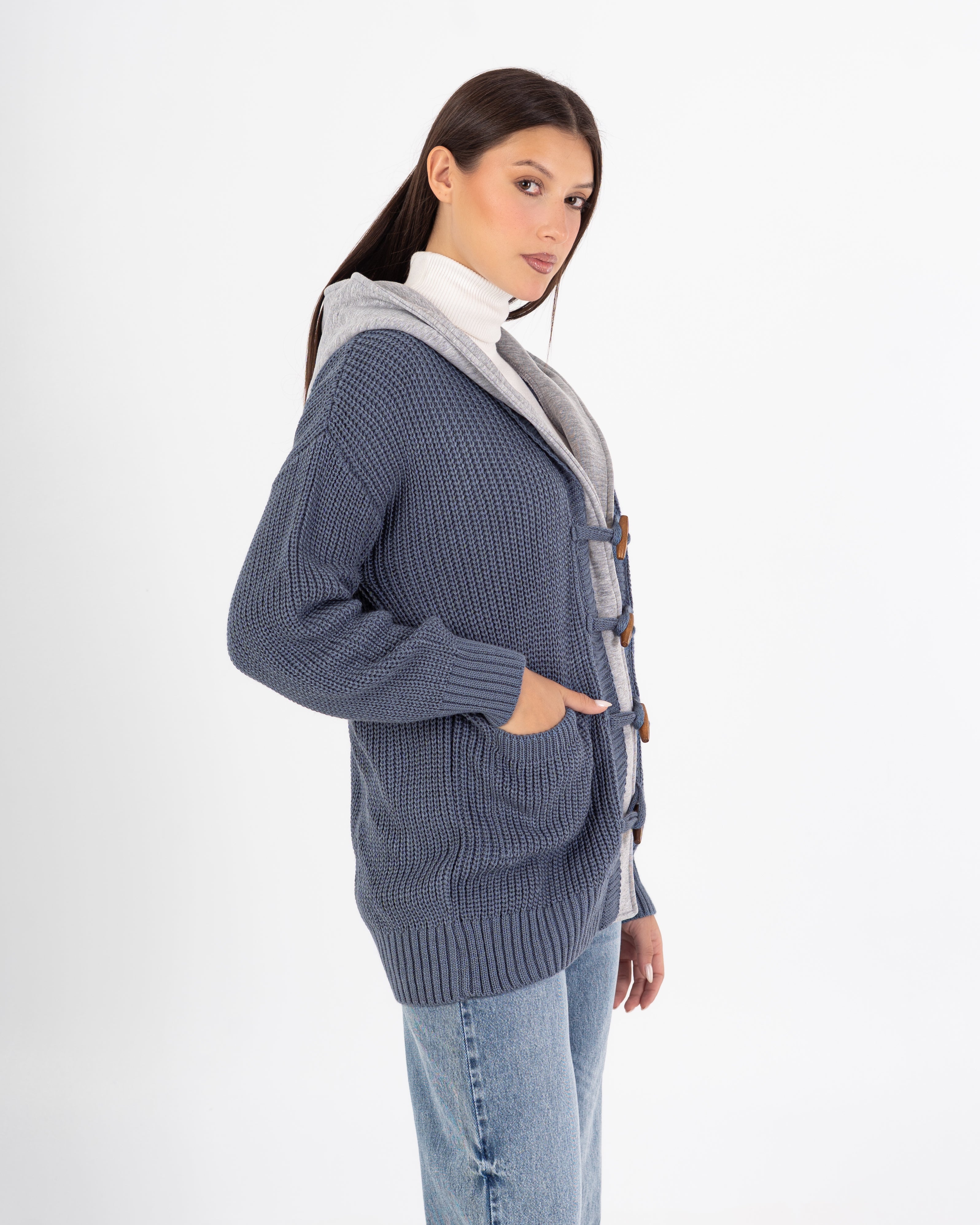 Knitwear Cardigan – Buttoned With Hoodie