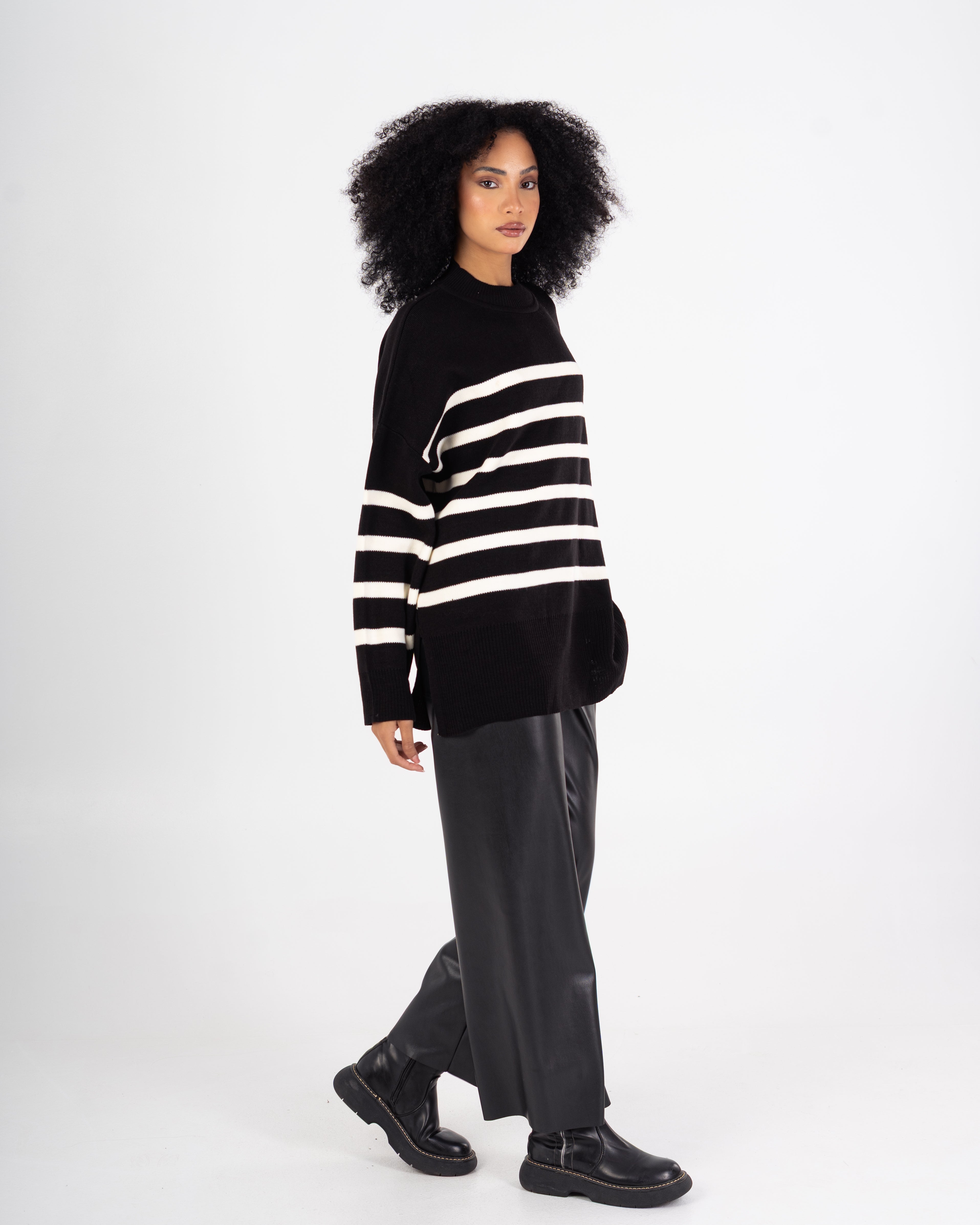 Knitwear Pullover – Oversized (Horizontal Stripes)