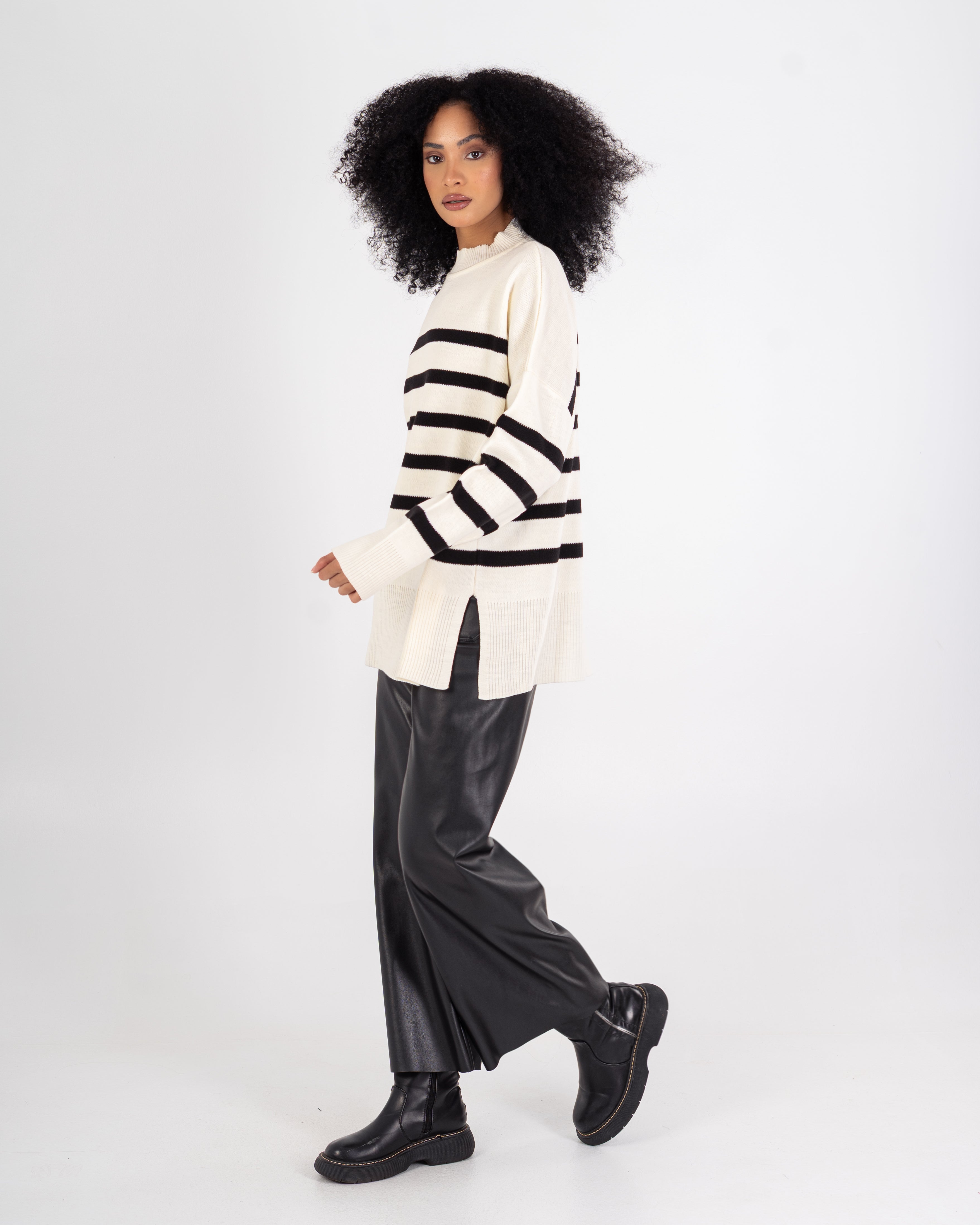 Knitwear Pullover – Oversized (Horizontal Stripes)