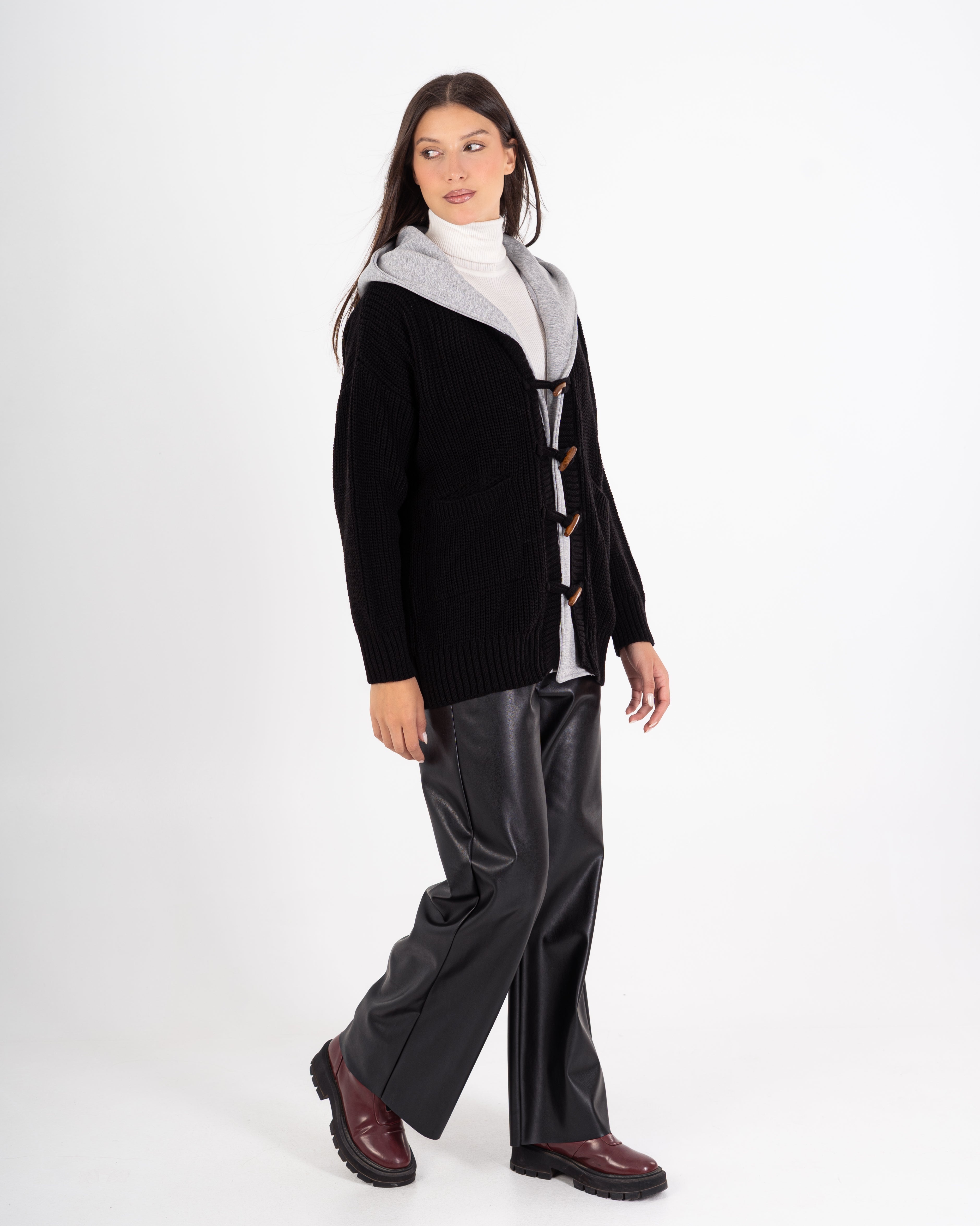 Knitwear Cardigan – Buttoned With Hoodie