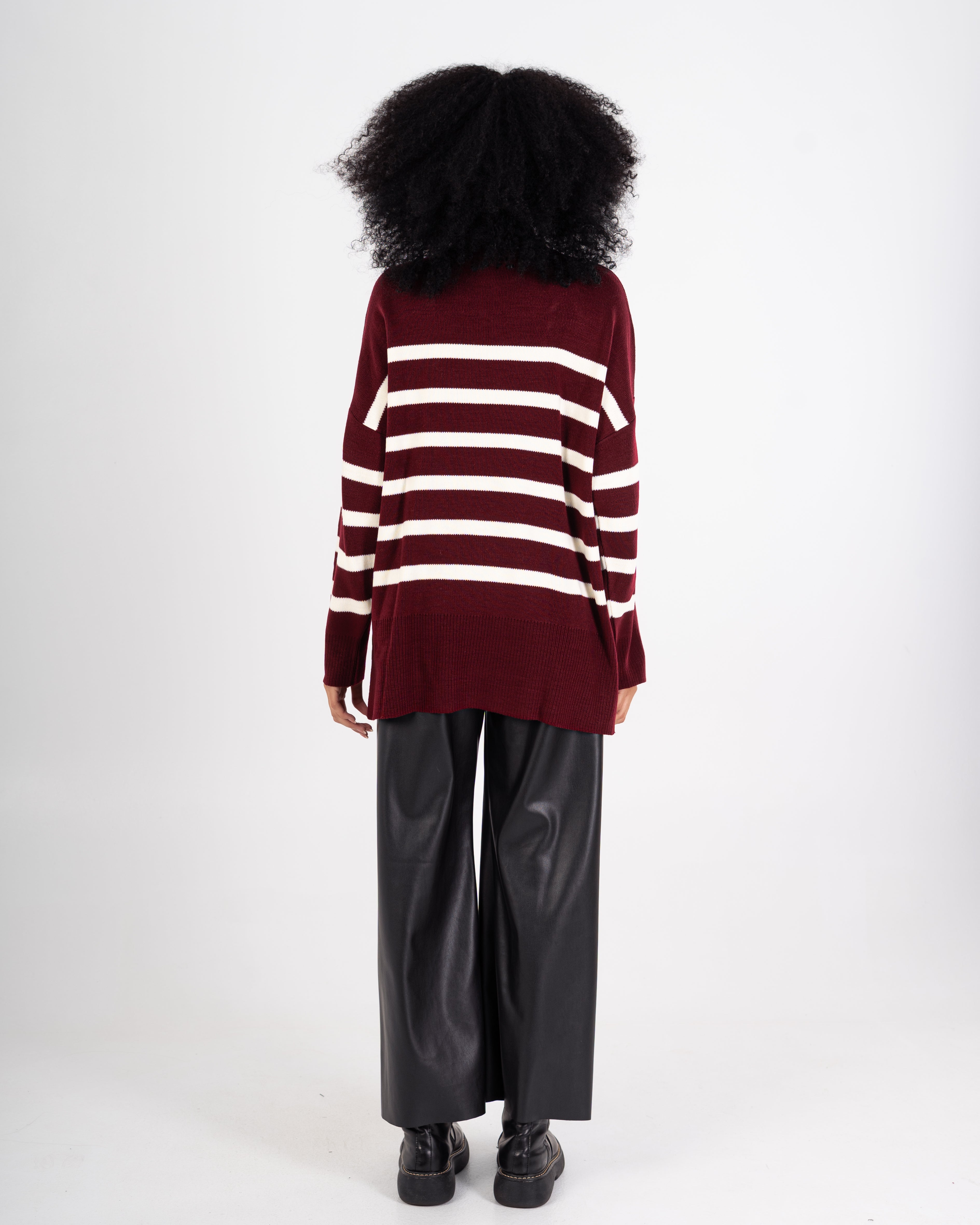 Knitwear Pullover – Oversized (Horizontal Stripes)
