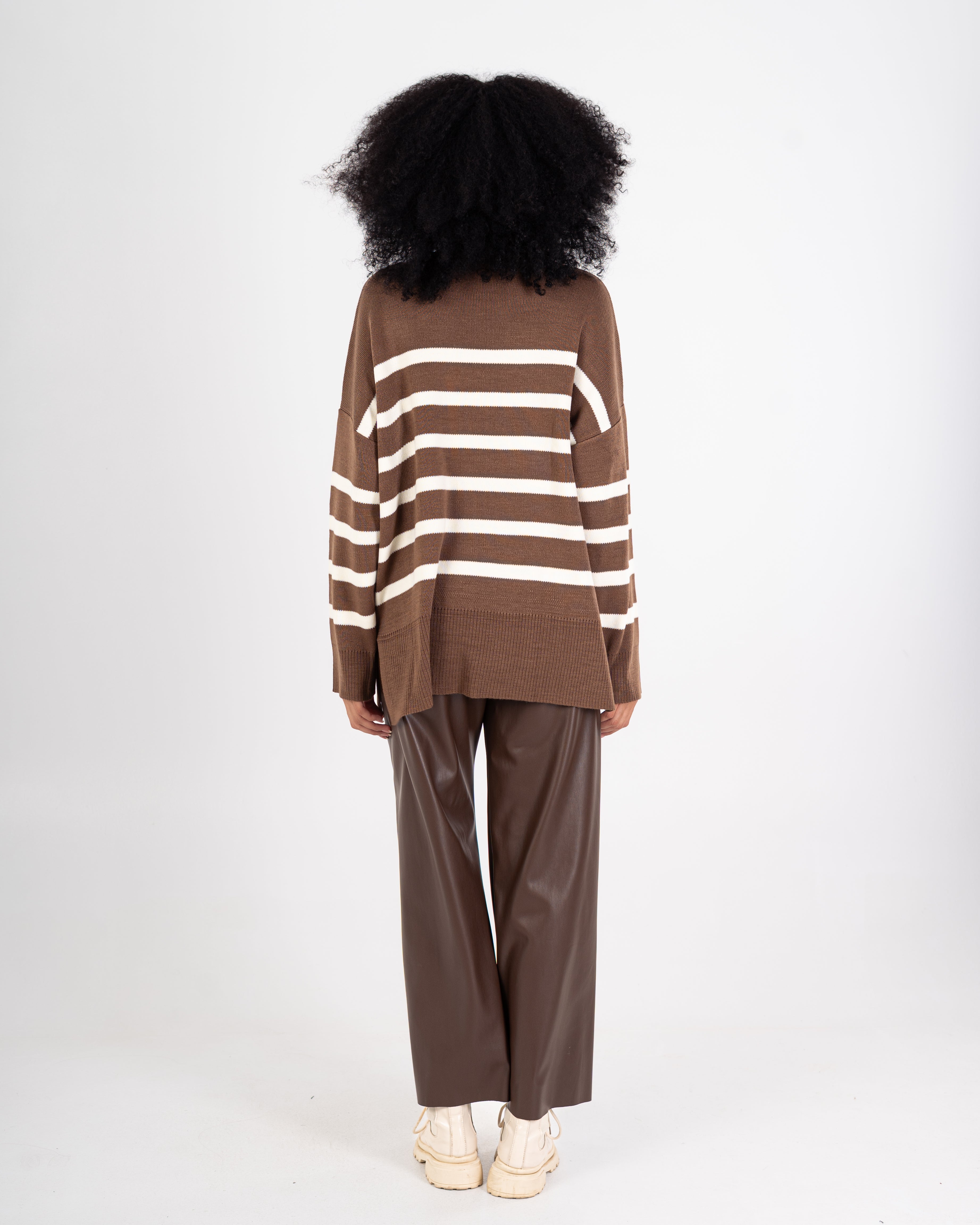 Knitwear Pullover – Oversized (Horizontal Stripes)