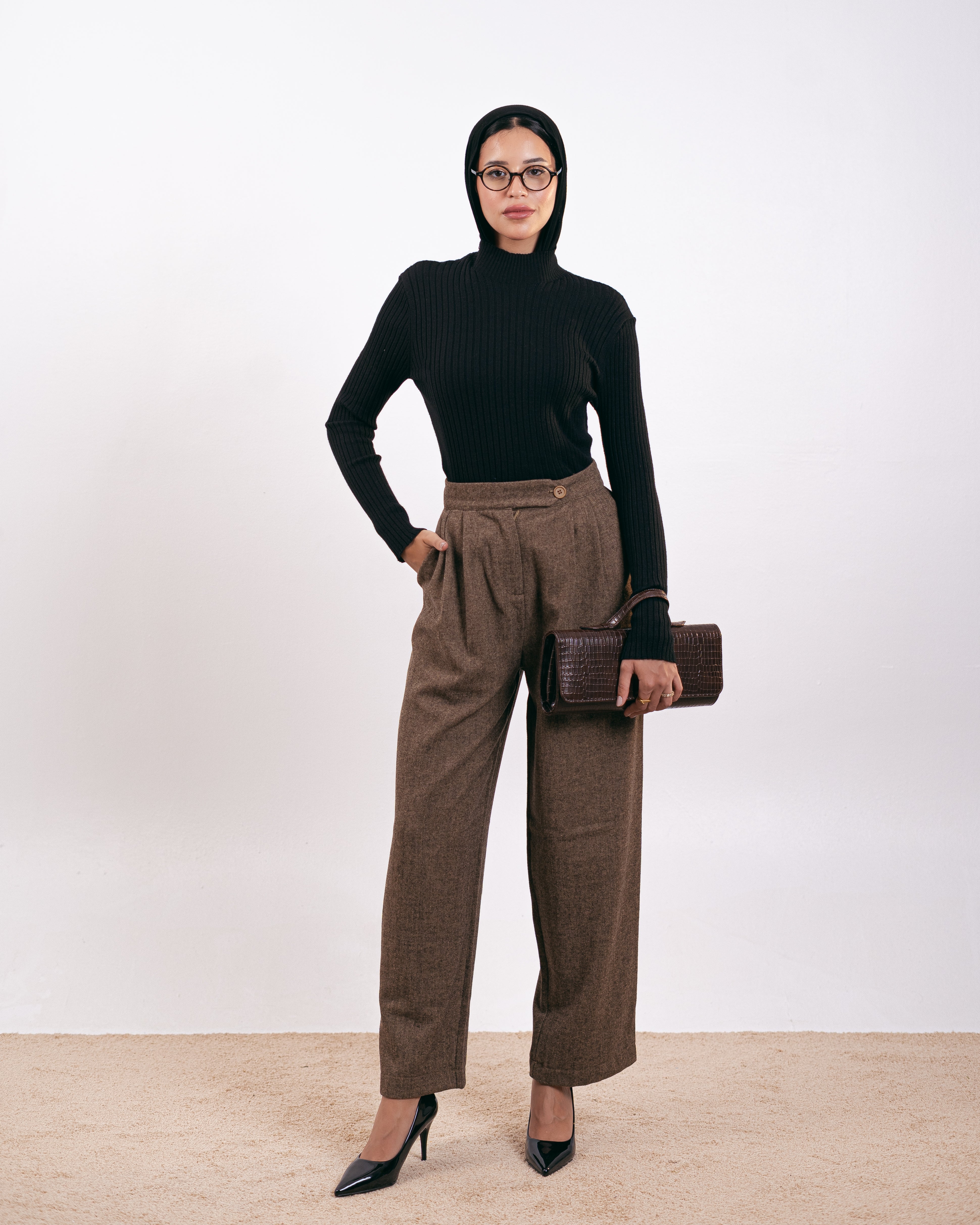 بنطلون كلاسيكي – سادة (ساق مستقيمة)