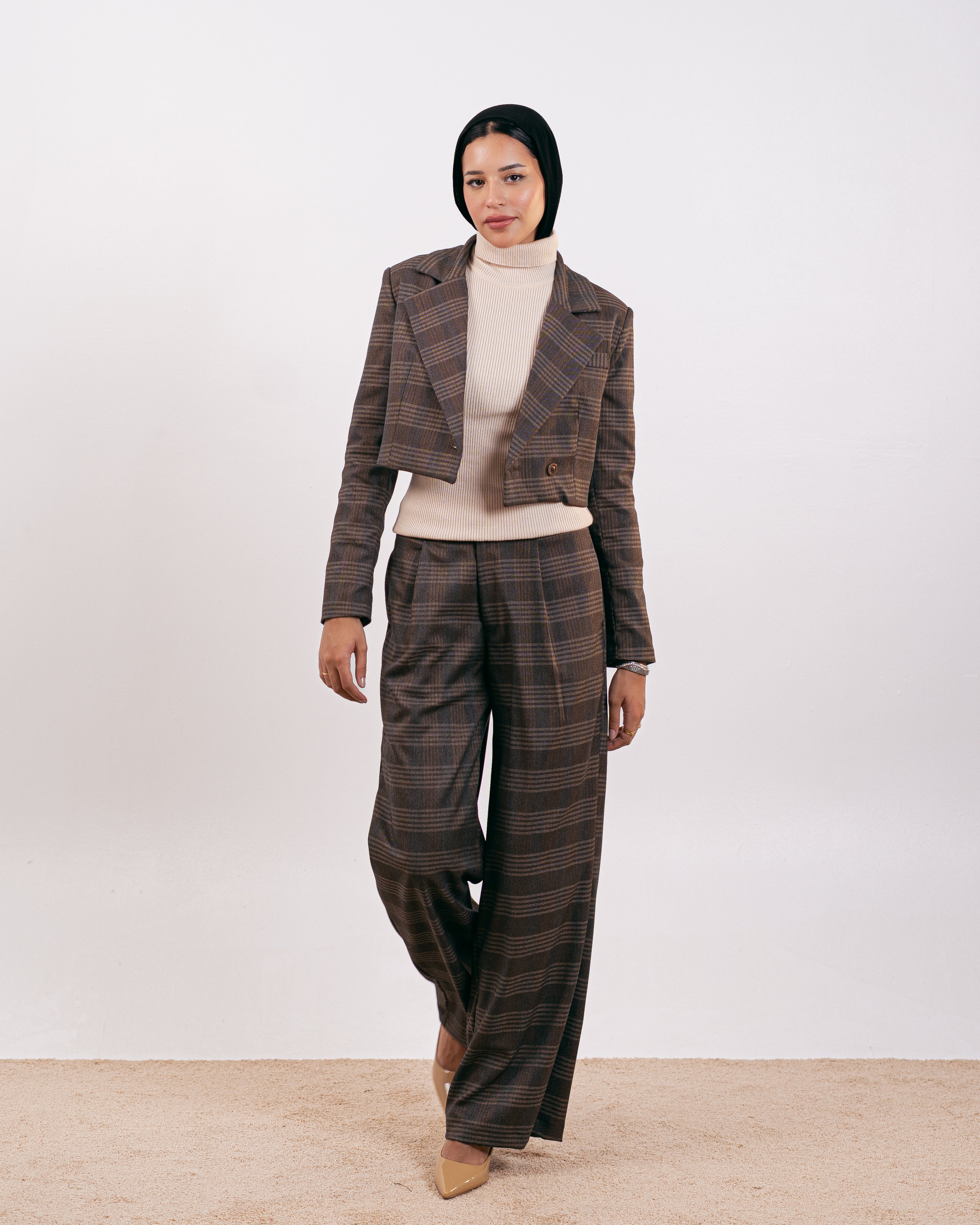 بليزر قصير بنقشة مربعات ومخططة