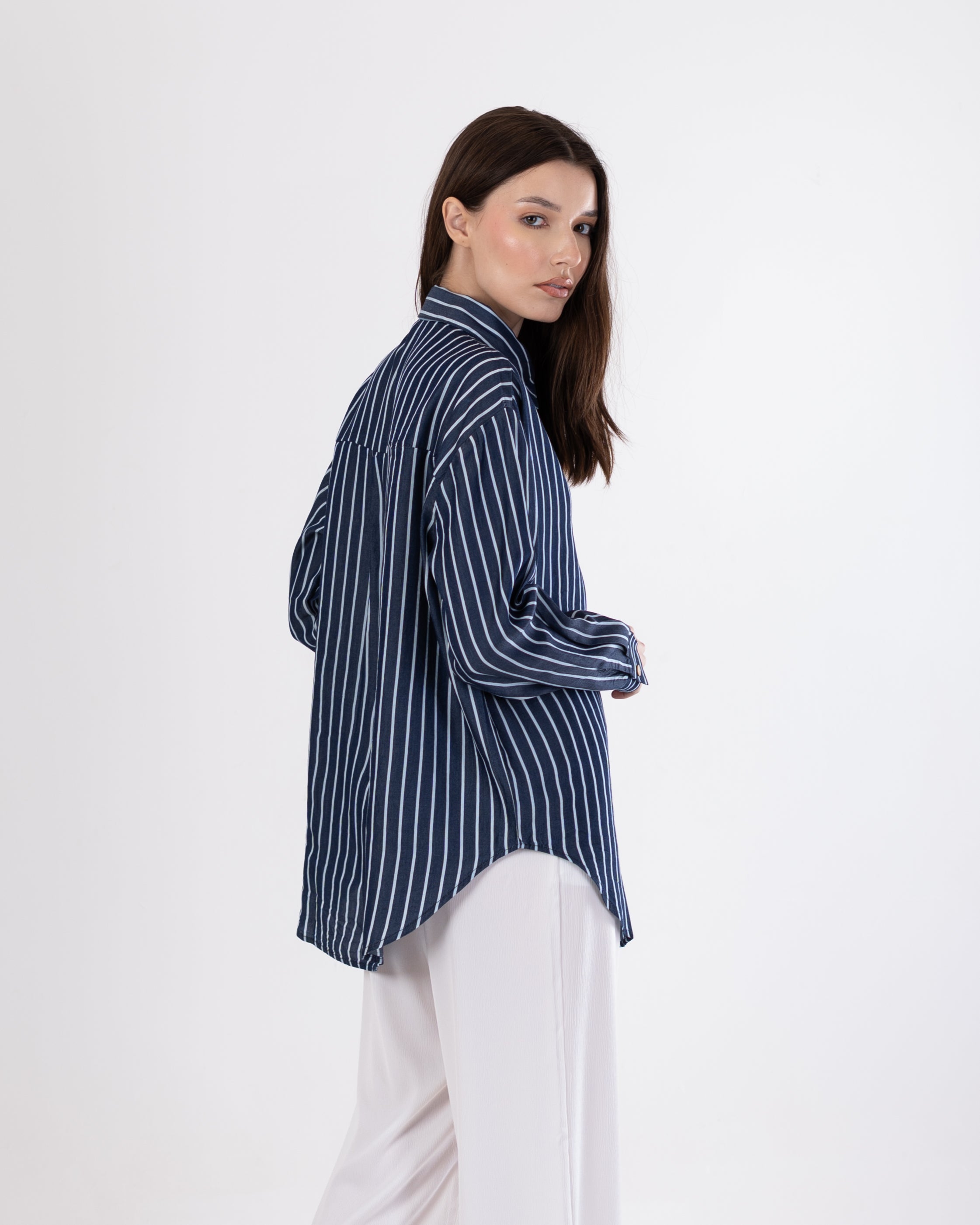 Plain Shirt – Thin Stripes (Buttons)