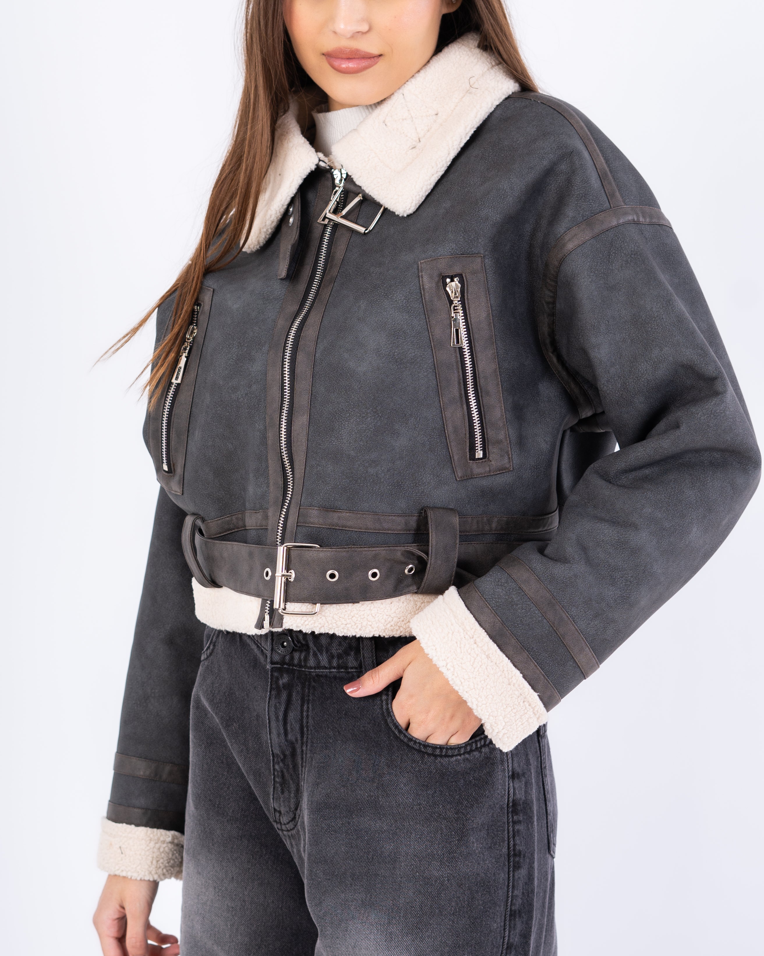 Short Leather Jacket - Two Zipper Pockets