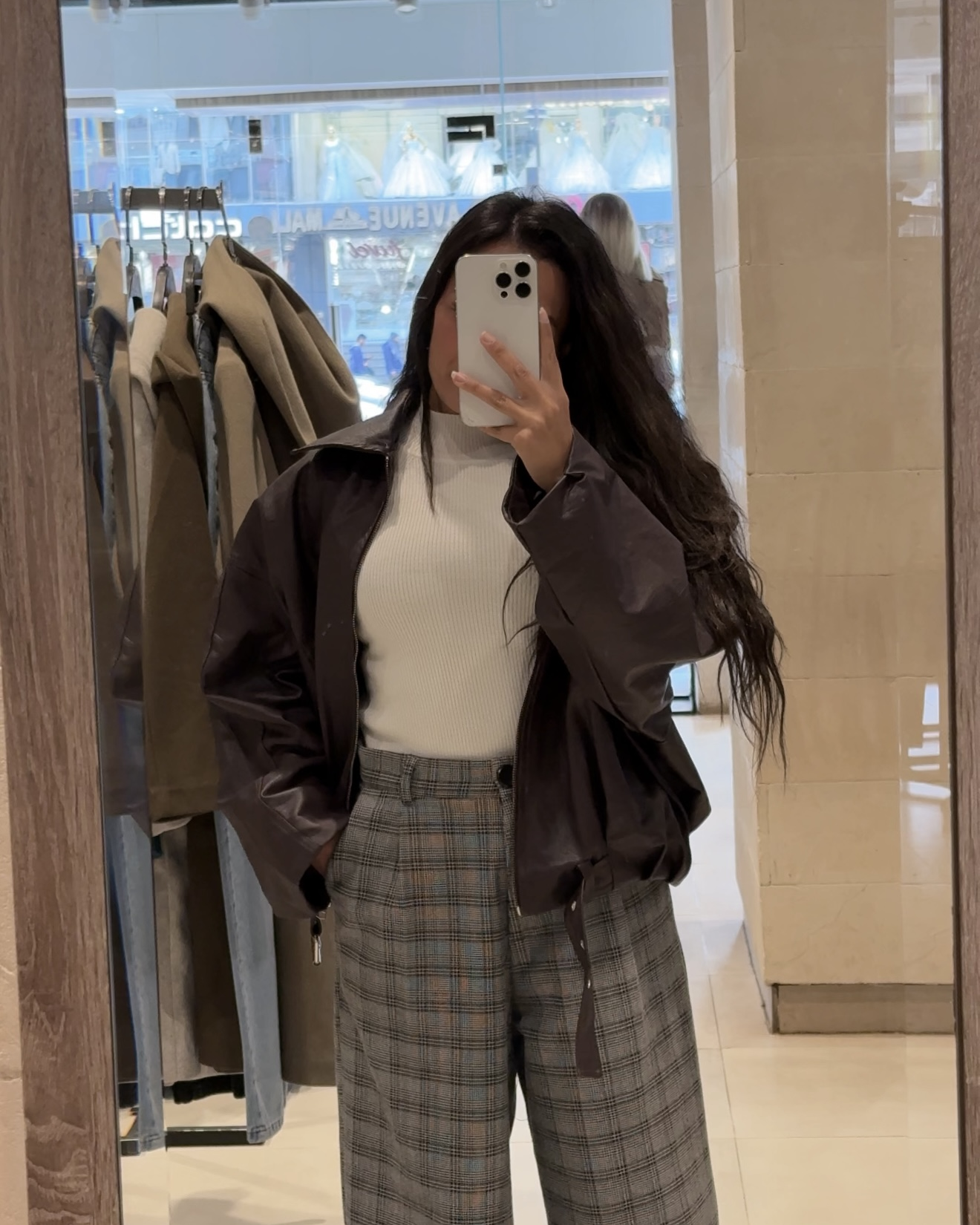 Short Belted Leather - Jacket With Front Zipper