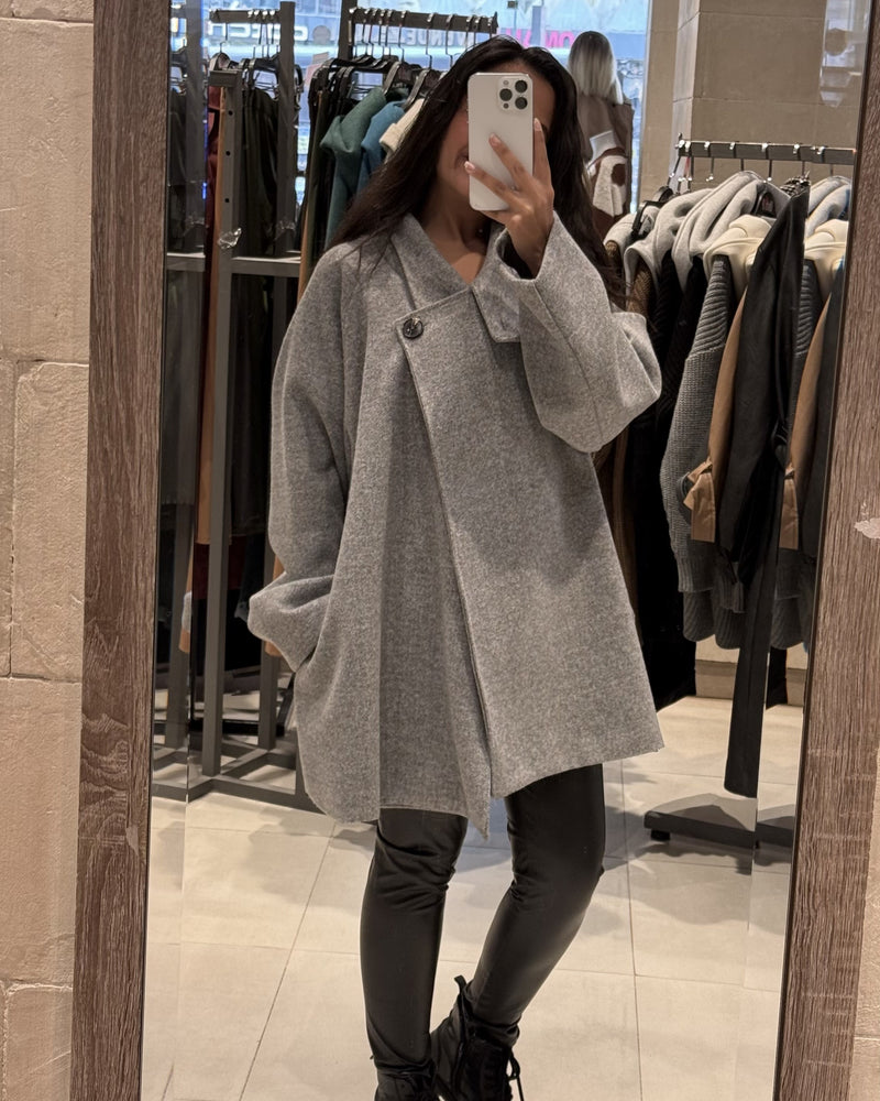 Wool Jacket – Plain (High Collar Buttoned Closure)