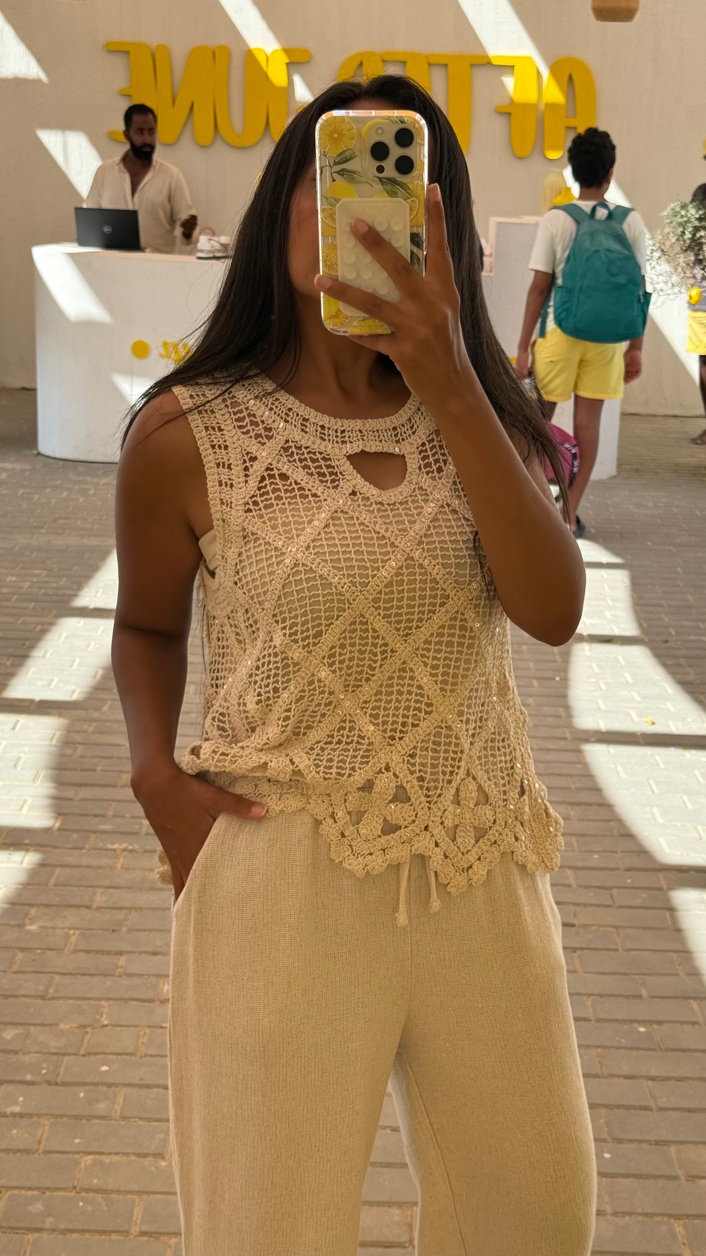 Knitted bodysuit with belt - center slit