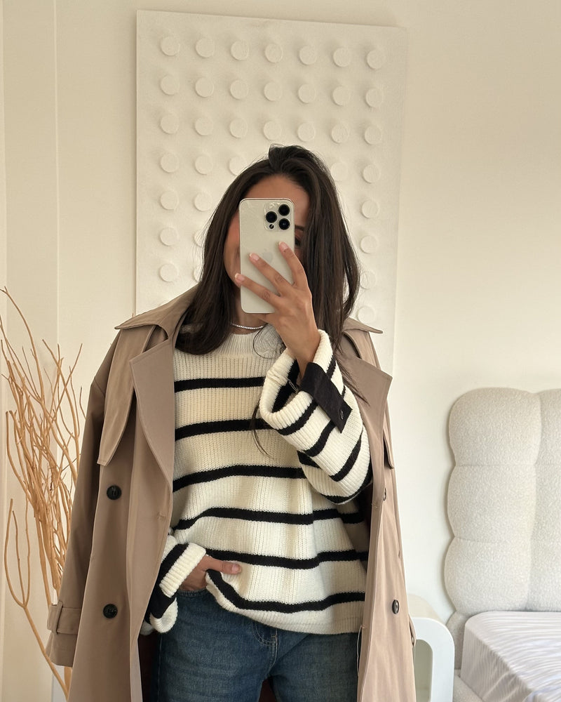 Knitwear Pullover – Striped (Buttoned Sleeves)