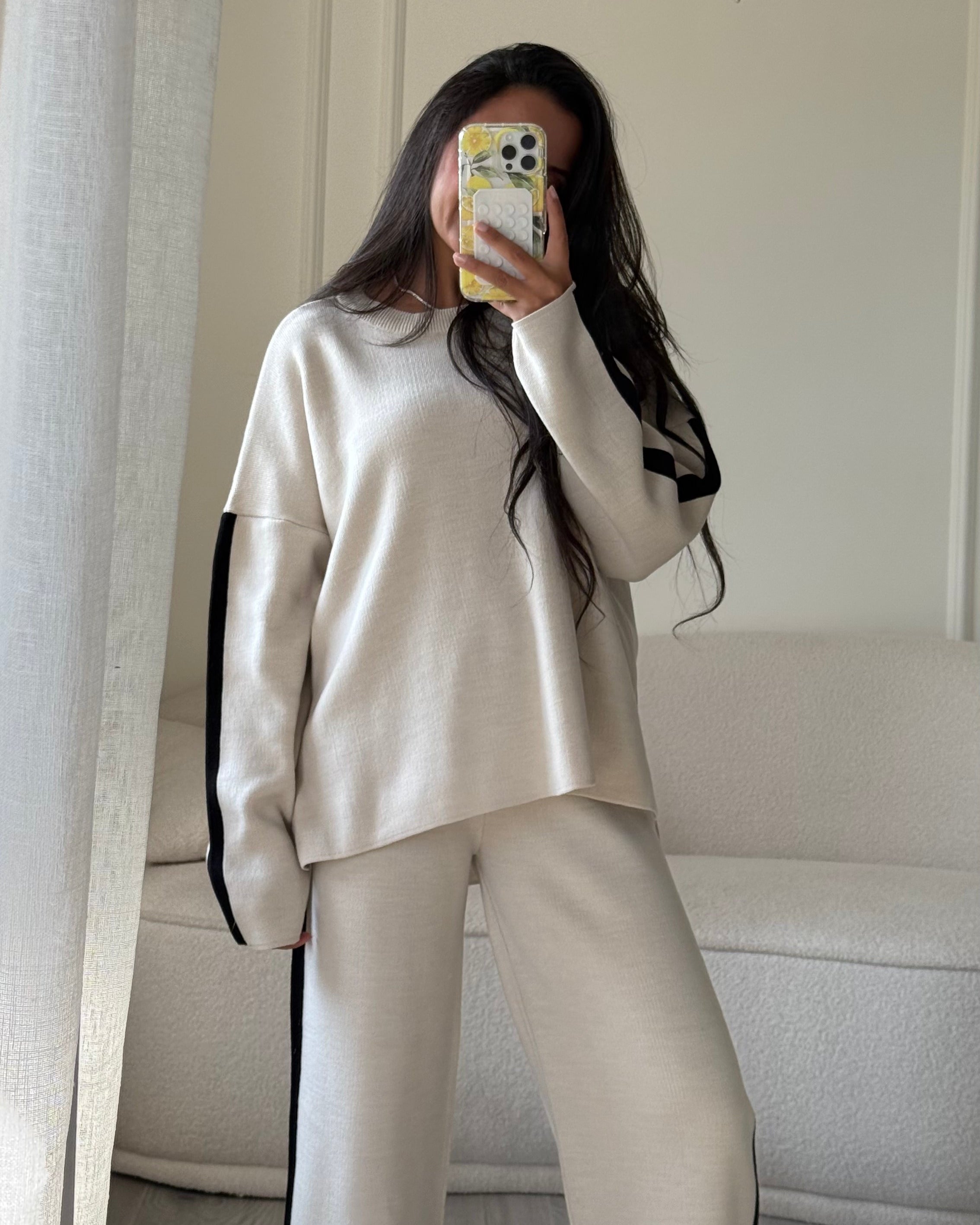 Knitwear Suit – Stripe On Sleeves