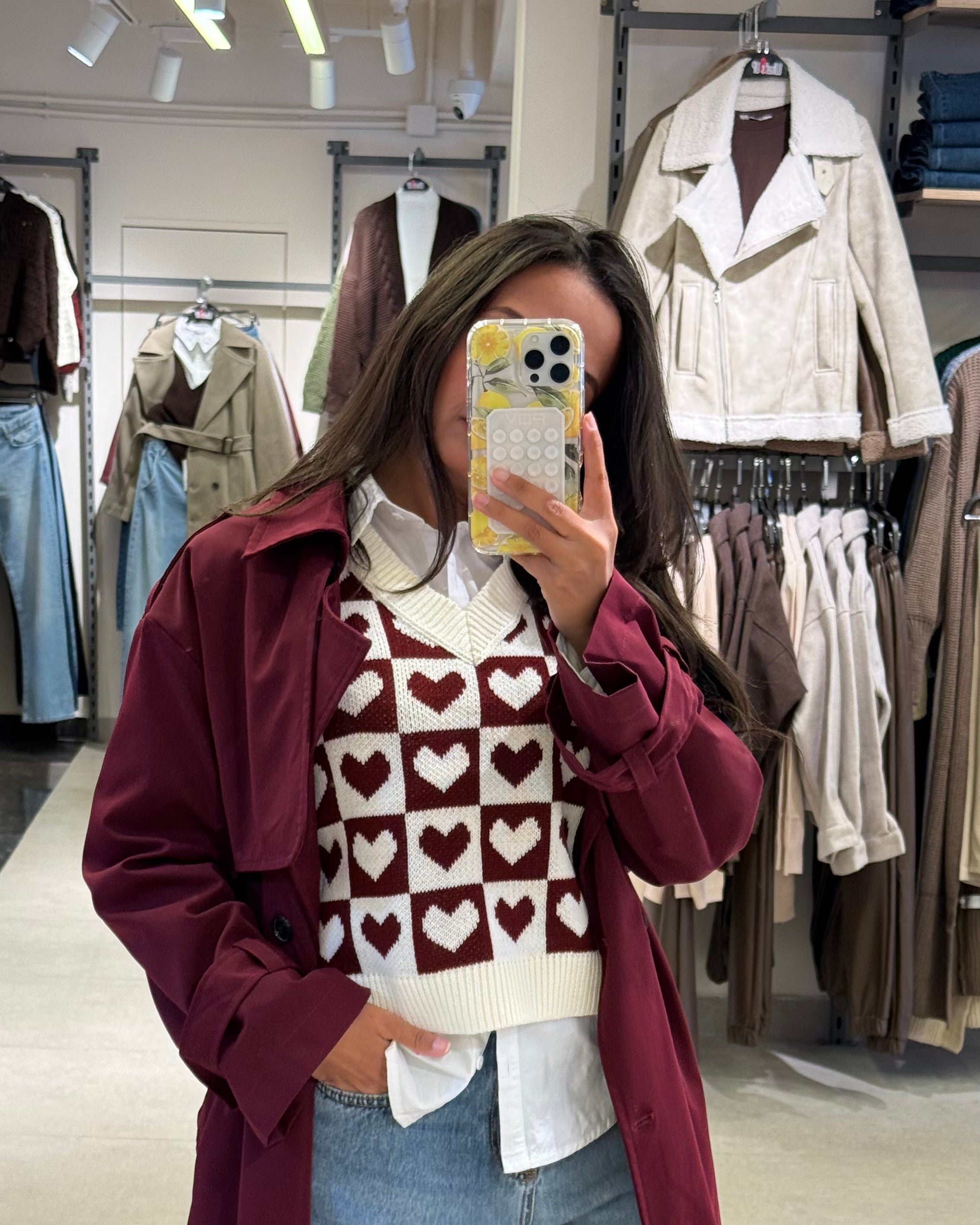 سترة محبوكة – تطريز على شكل قلب