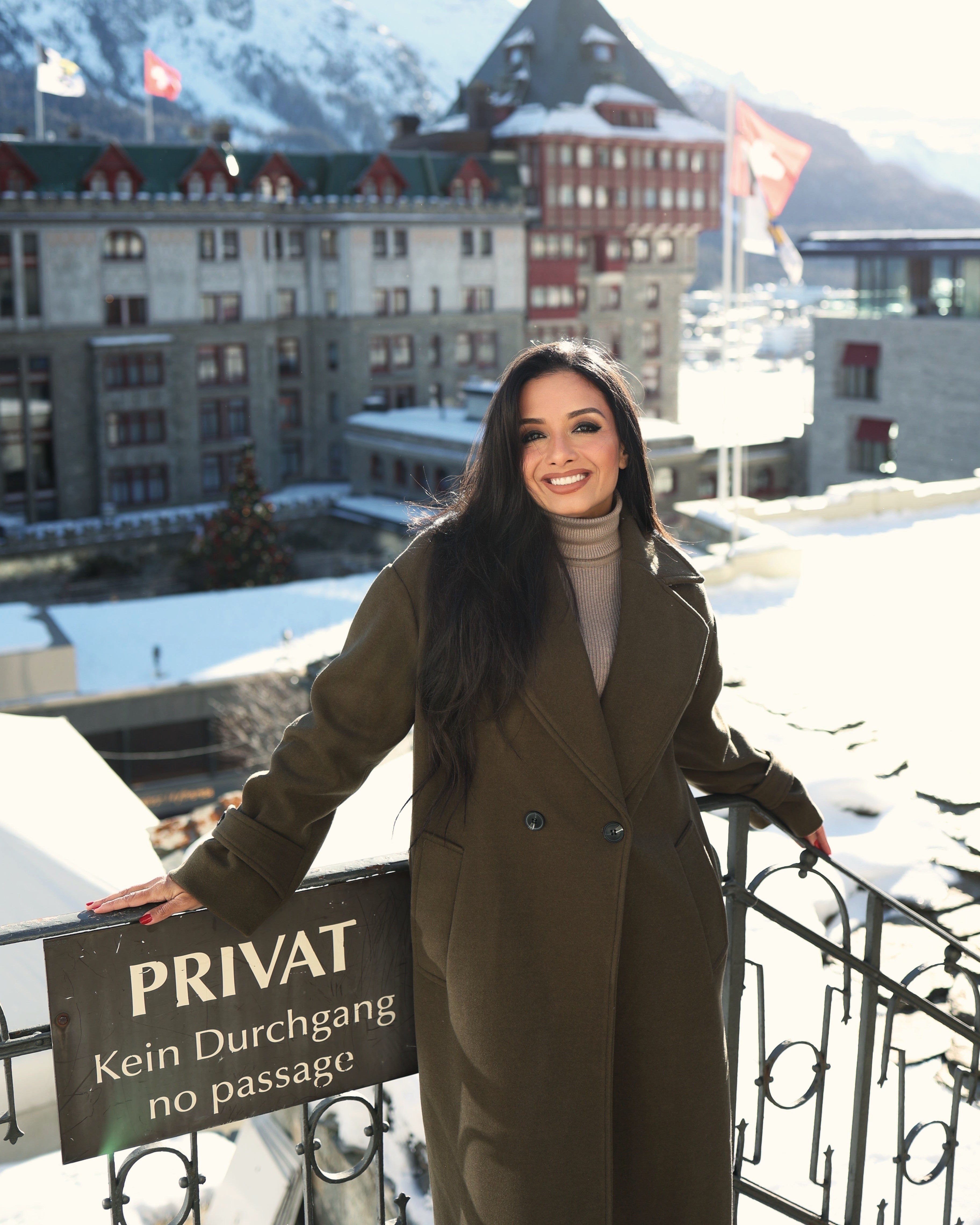 معطف واقٍ من المطر سادة – (زران)