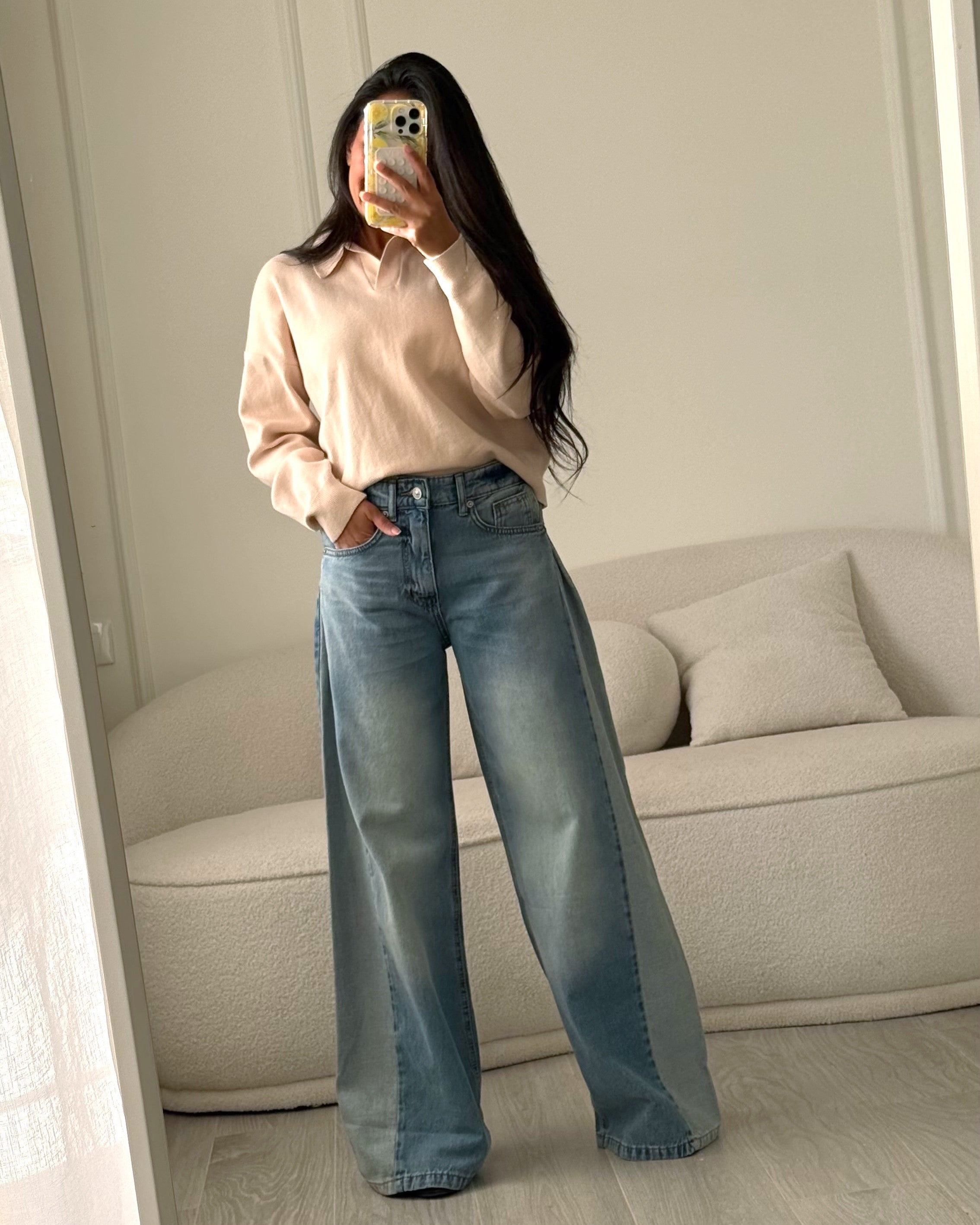 بنطلون جينز واسع الساقين – ألواح جانبية متباينة