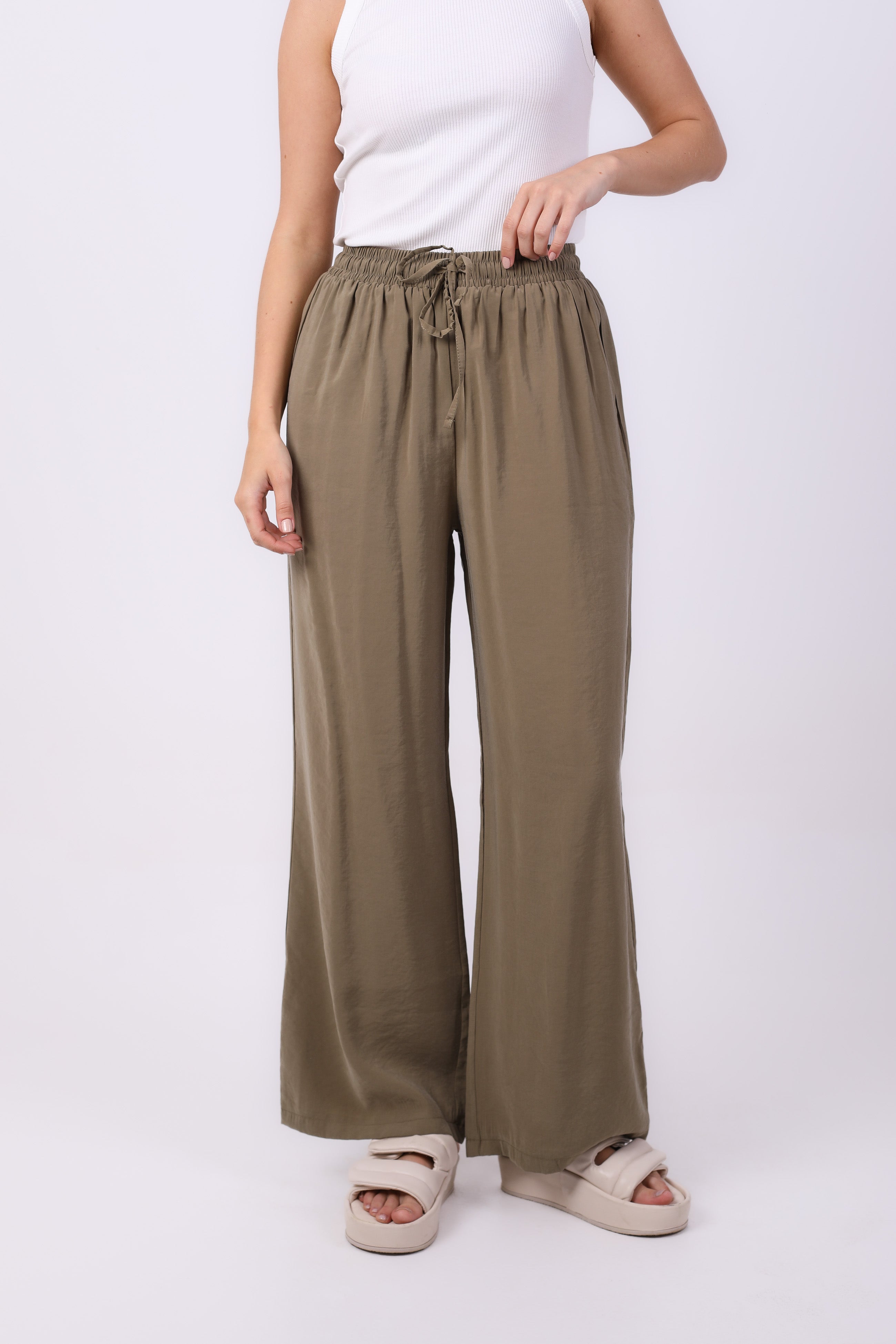 Simple wide trousers
