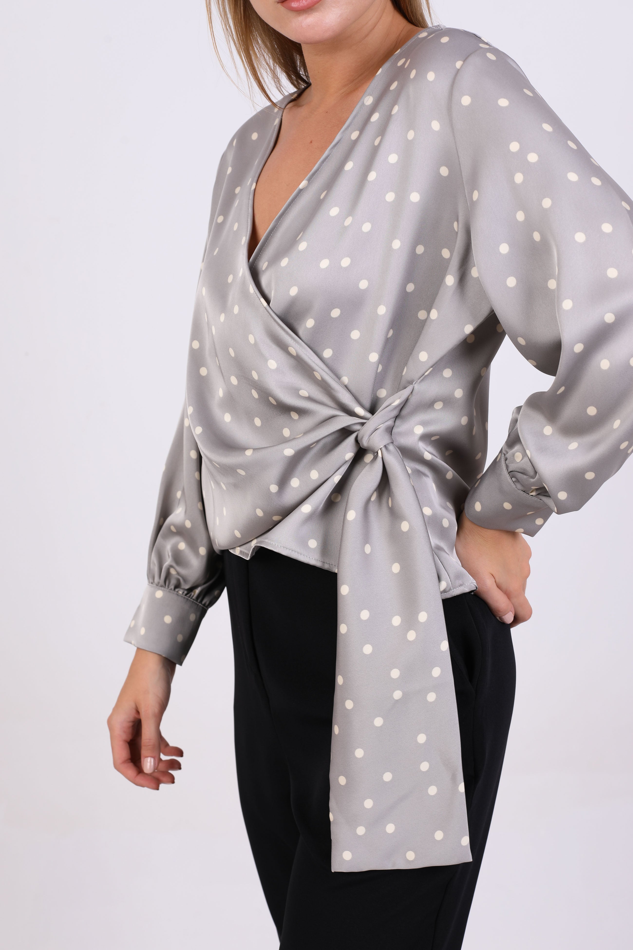 Blouse - Polka dot tie