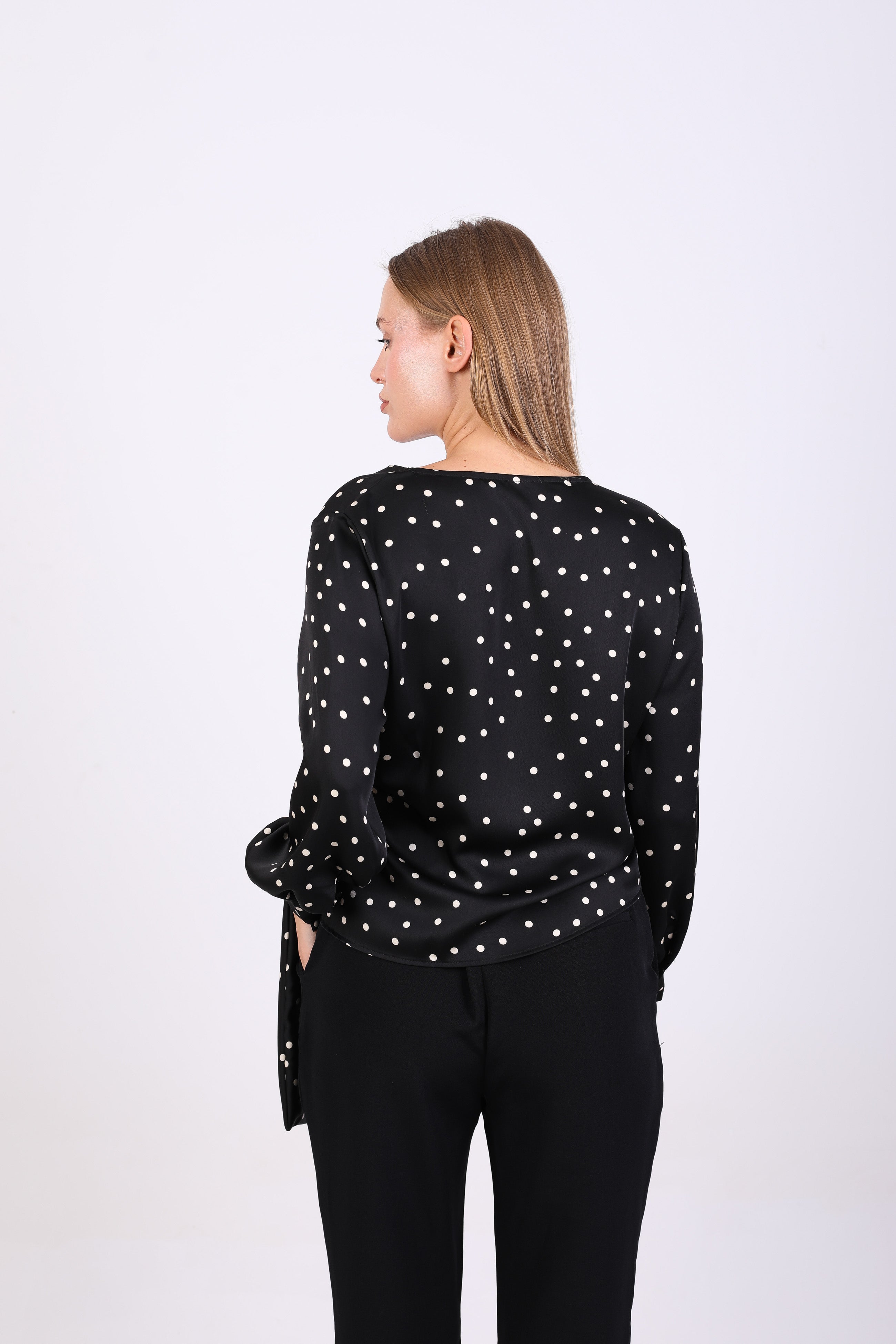 Blouse - Polka dot tie