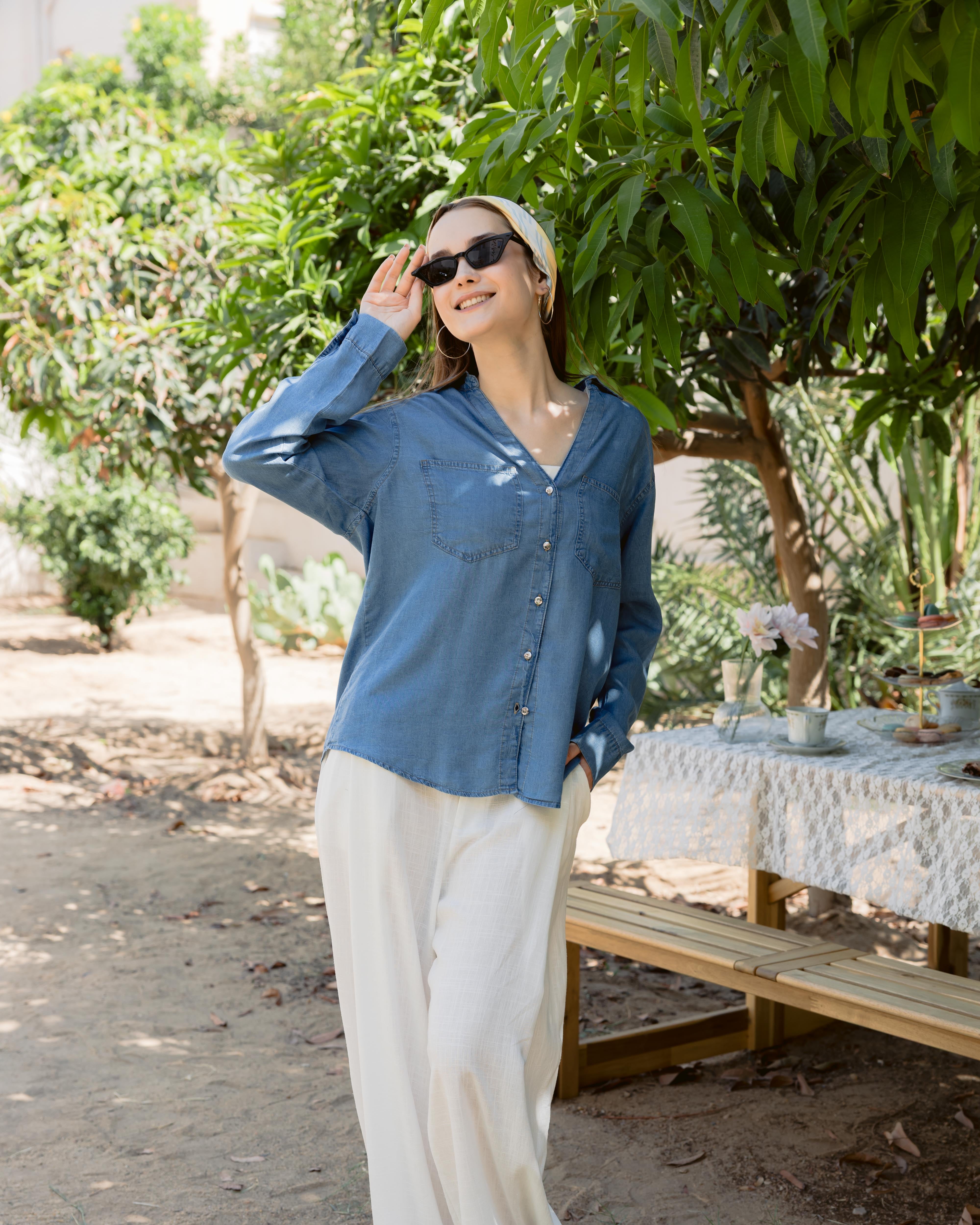 Button-Up Denim Shirt With Chest Pocket