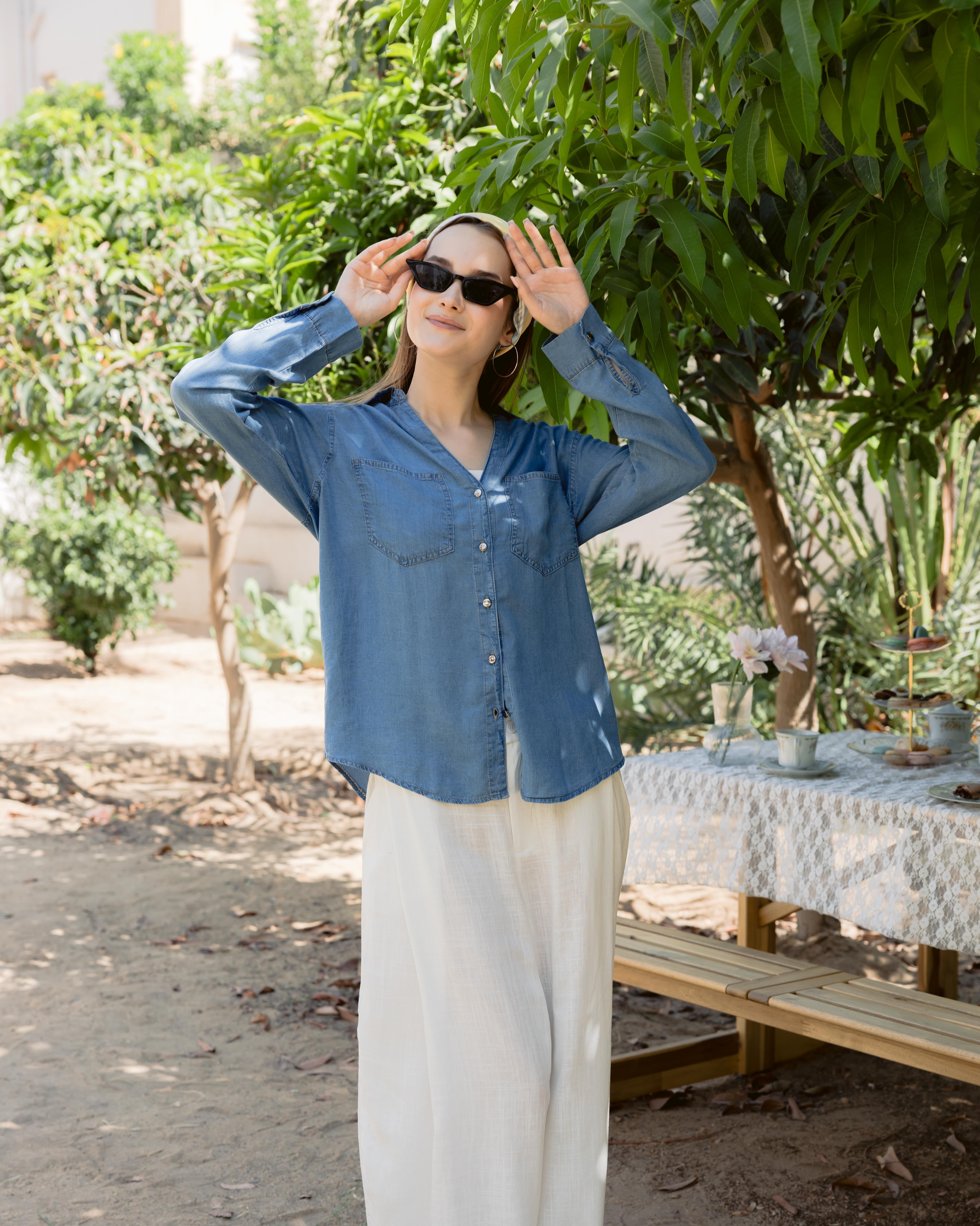 Button-Up Denim Shirt With Chest Pocket