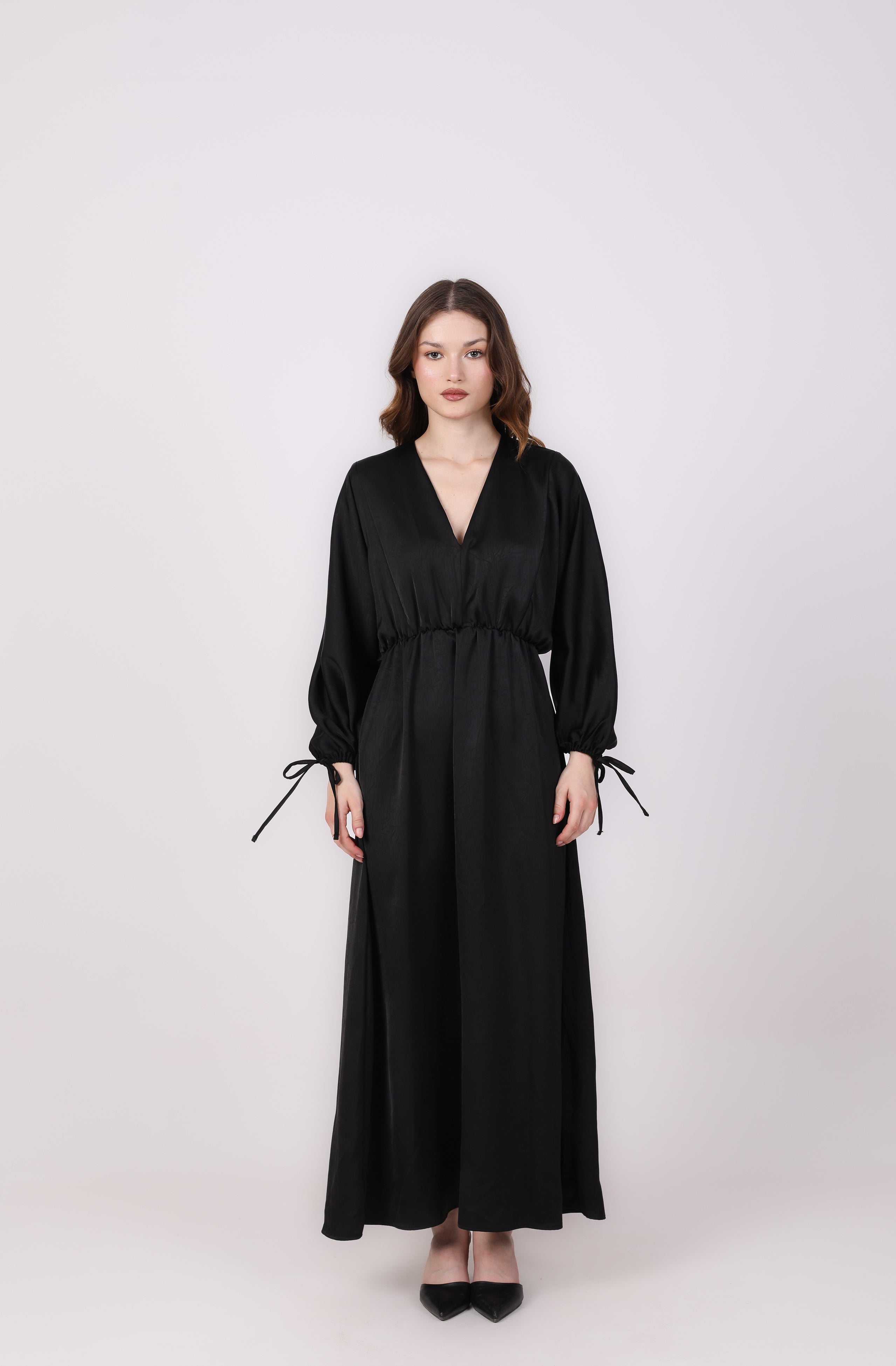 Dress  - Satin with a tie at the sleeve