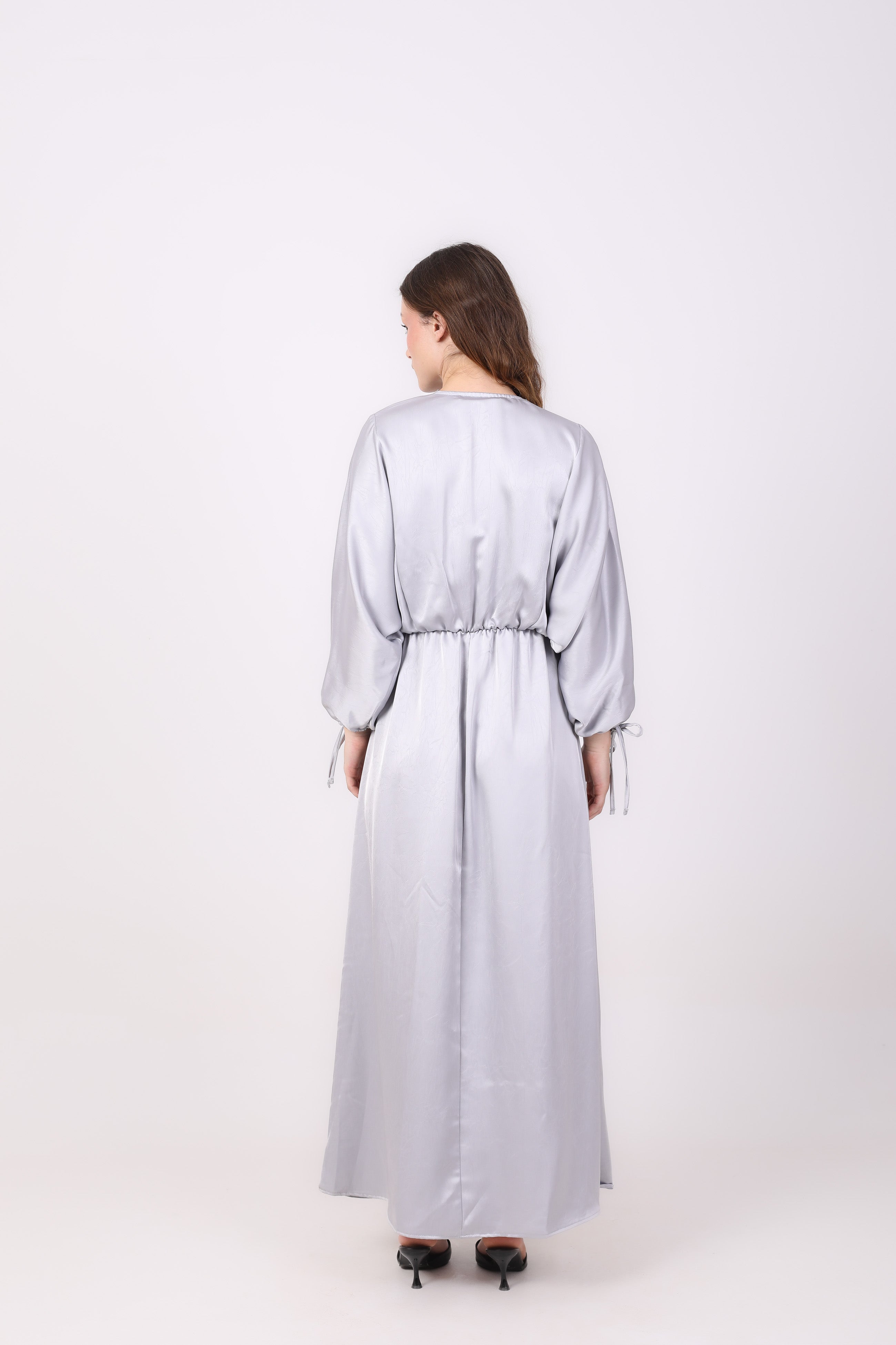 Dress  - Satin with a tie at the sleeve