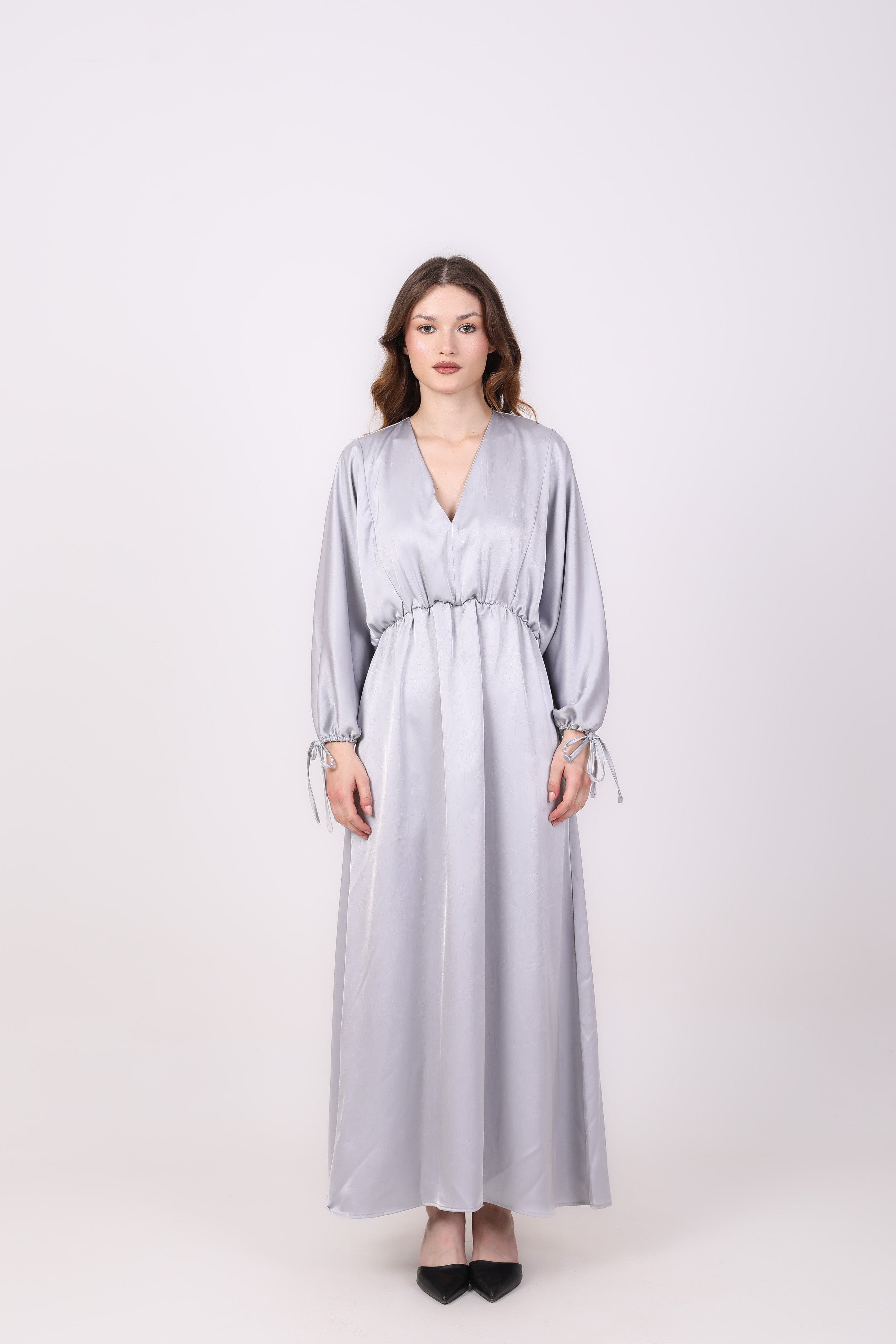 Dress  - Satin with a tie at the sleeve