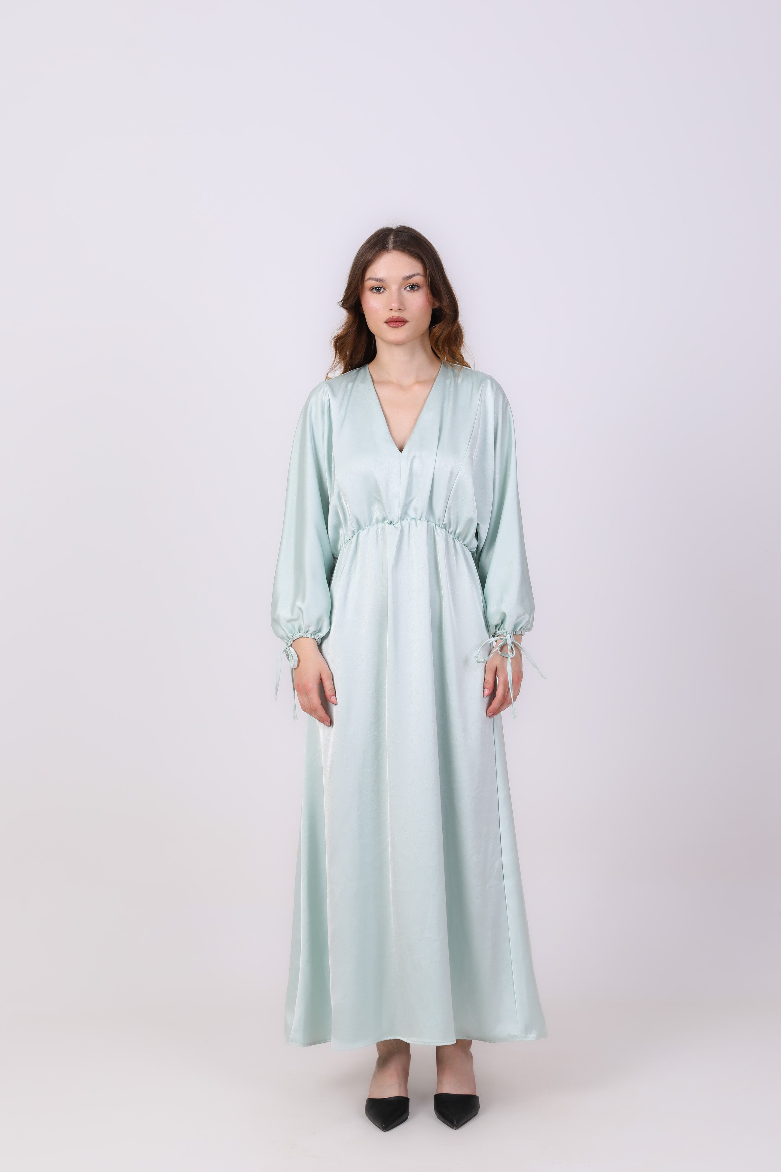 Dress  - Satin with a tie at the sleeve