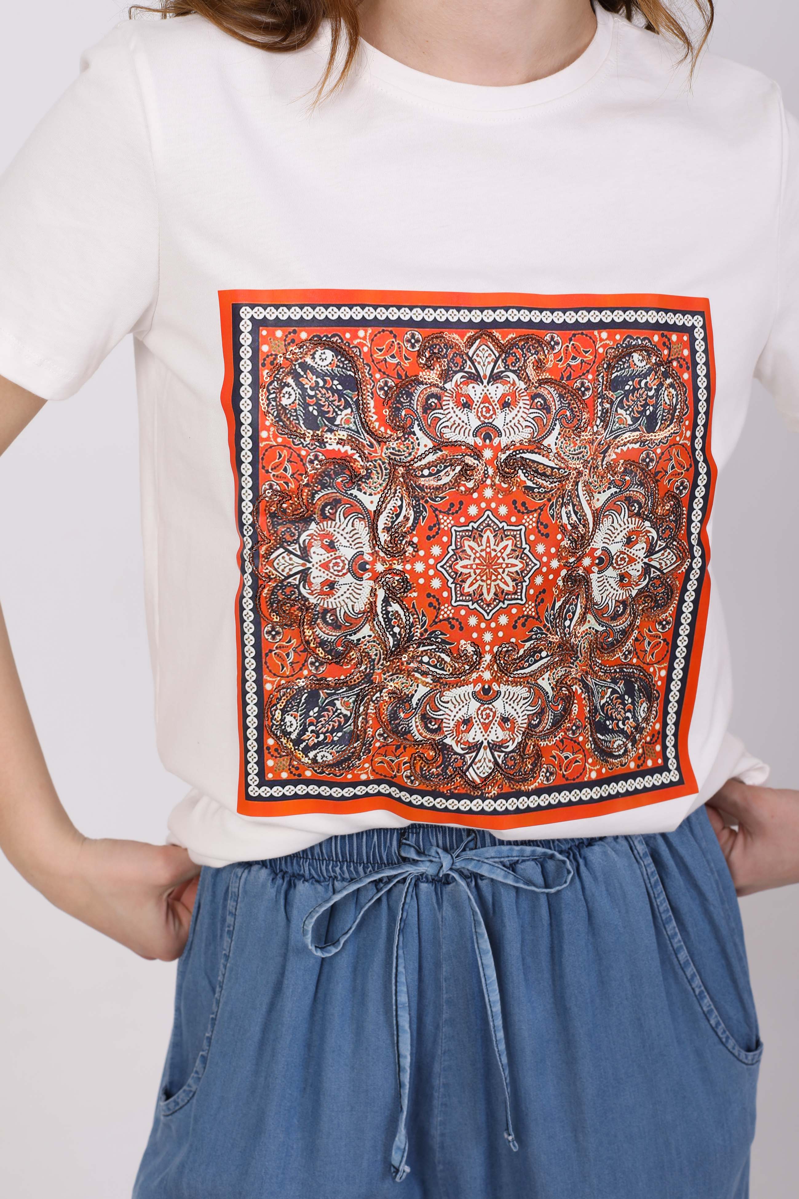 T-Shirt – Chest Graphic Print