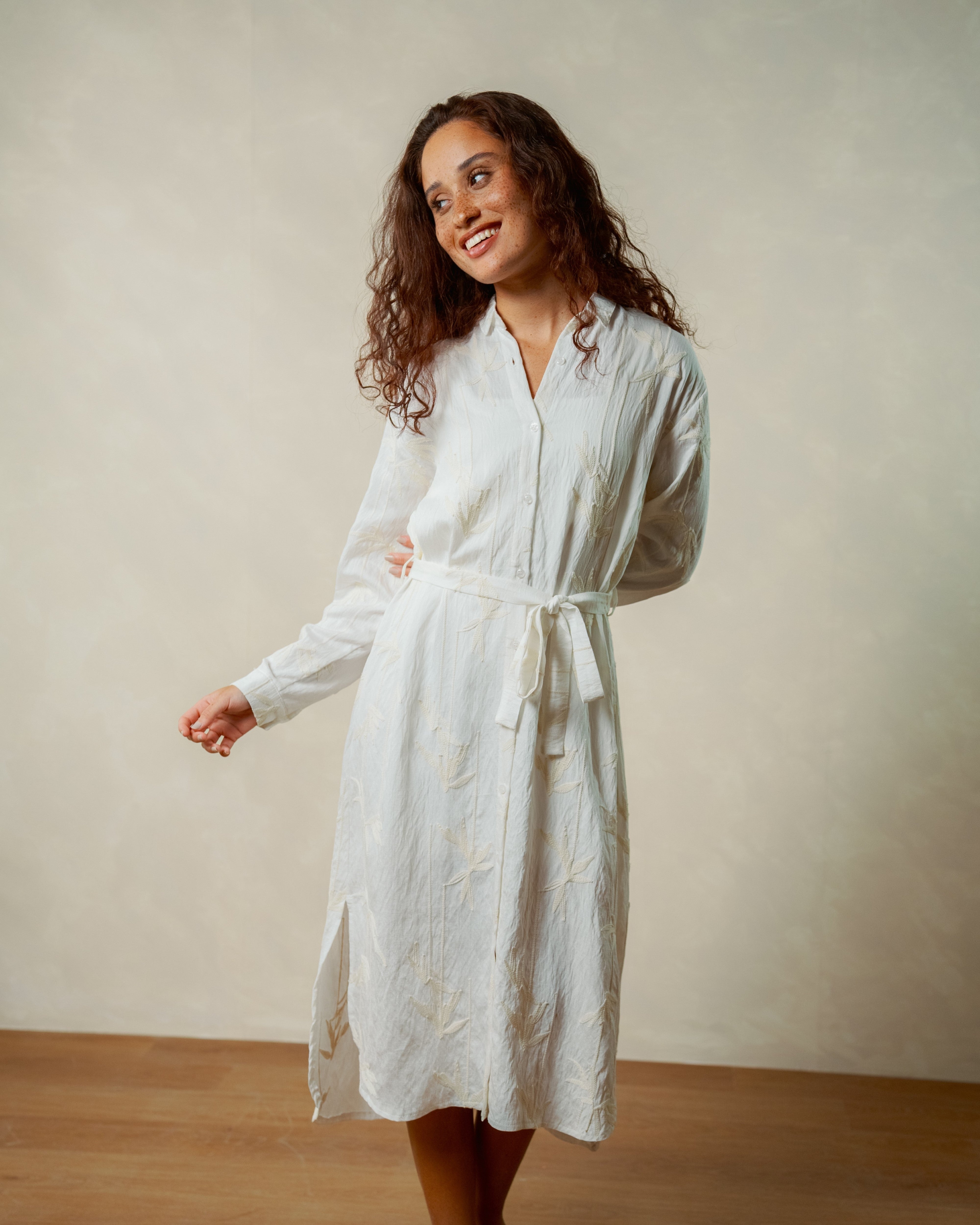 Short Floral Embroidered - Dress With Belt