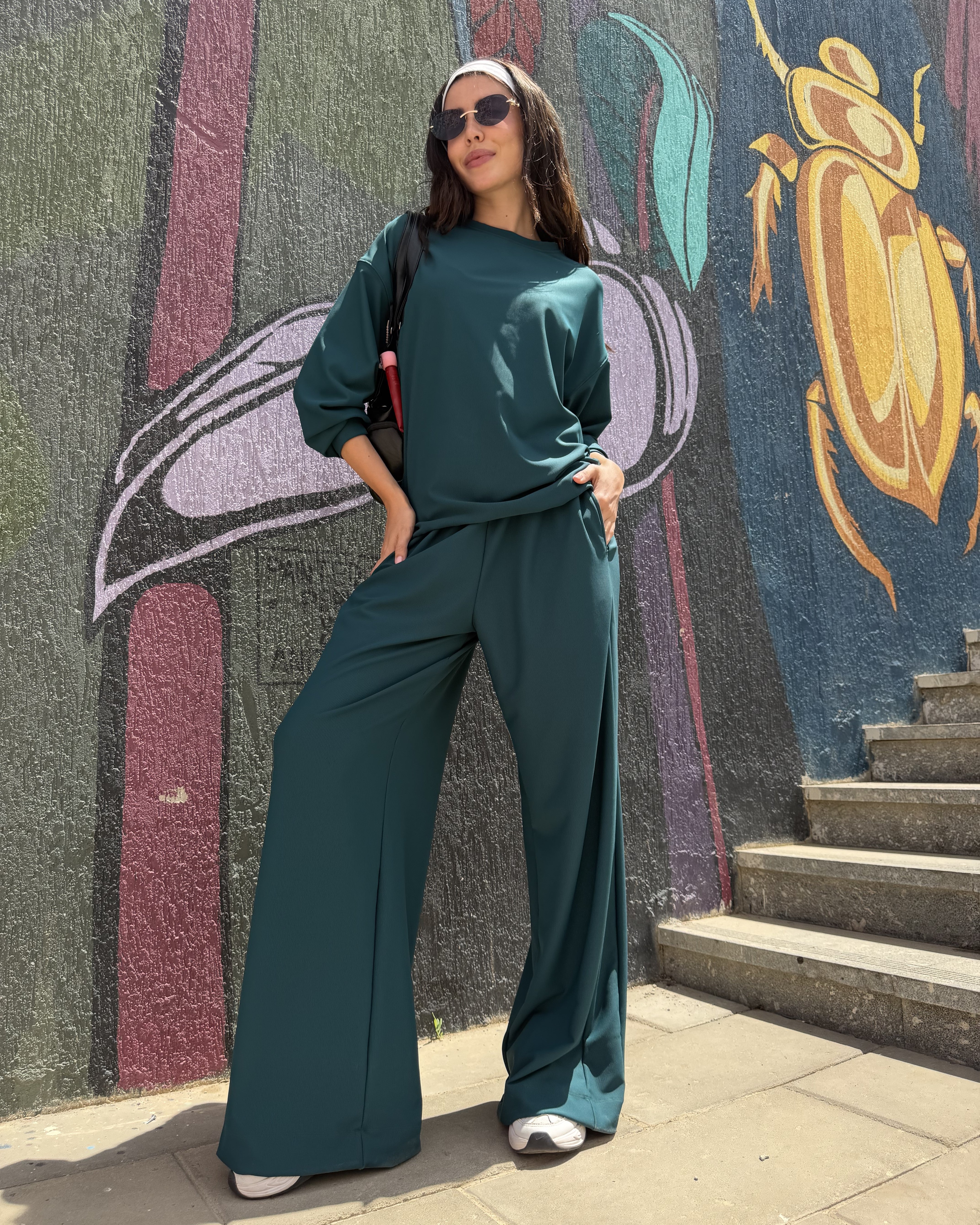 سويت شيرت سادة بياقة دائرية