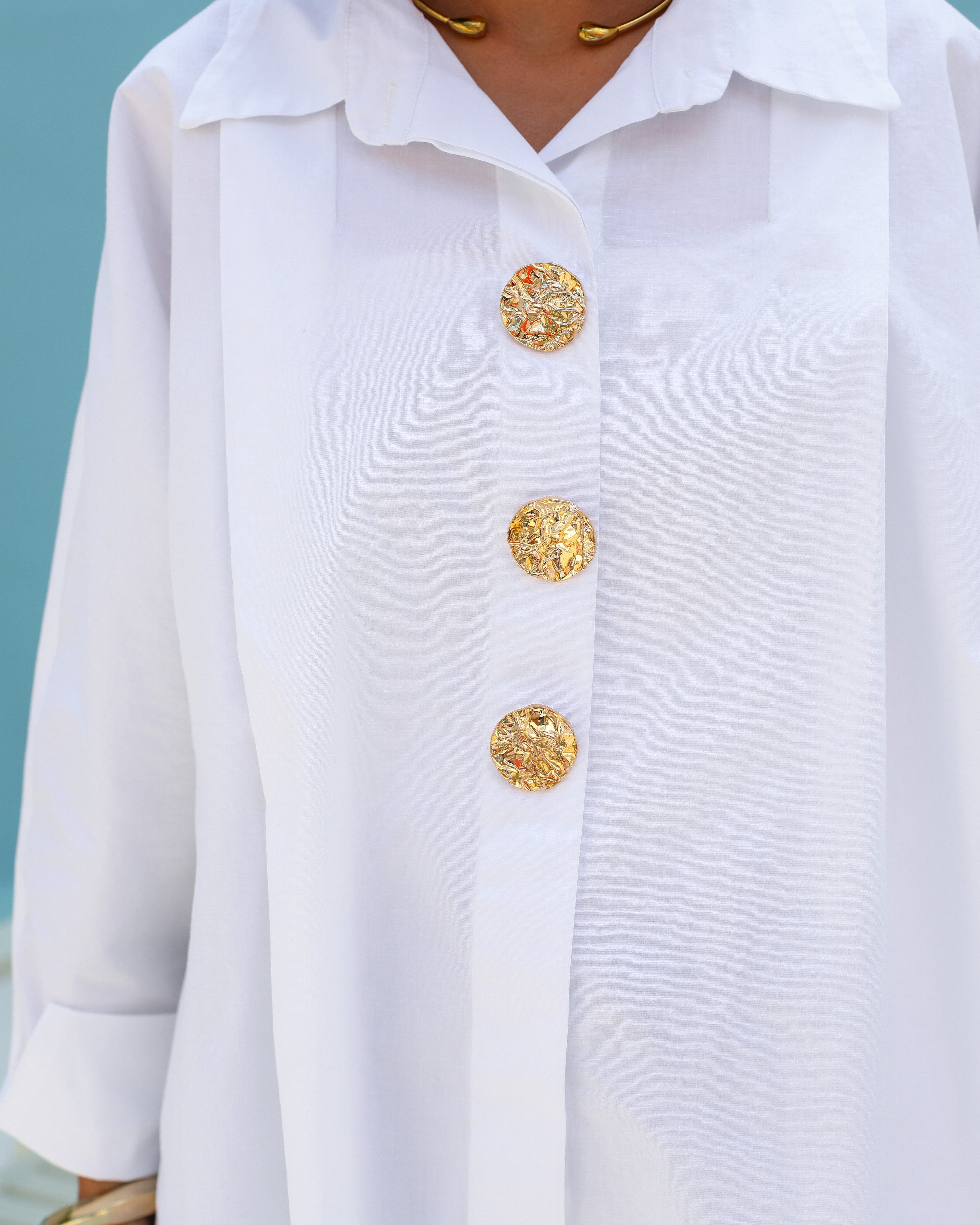 Plain Poplin Shirt With Gold Buttons