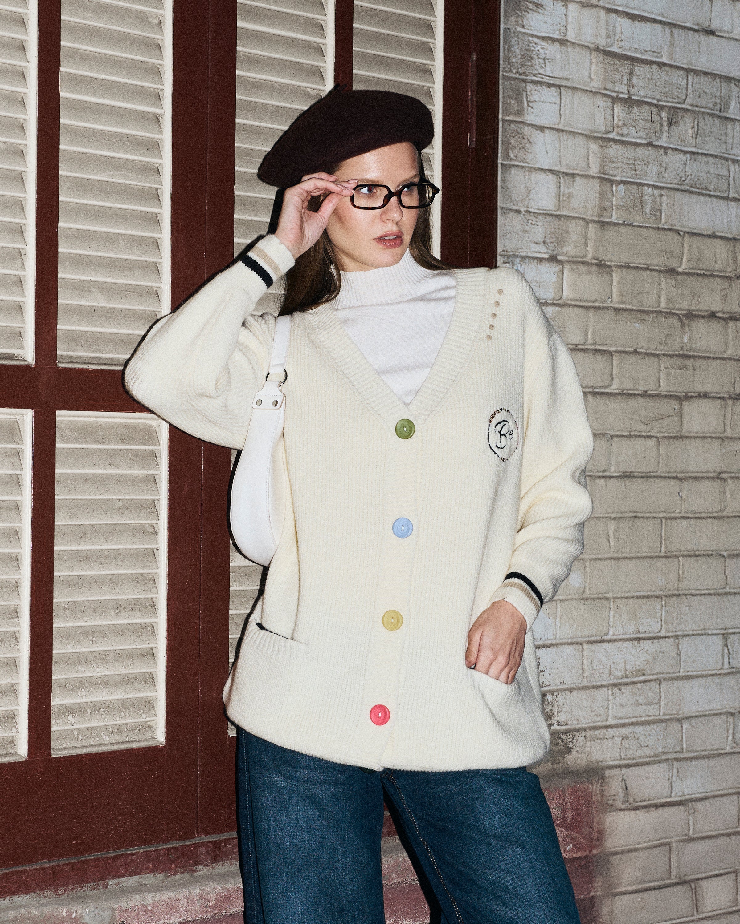 كارديجان محبوك - أزرار ملونة