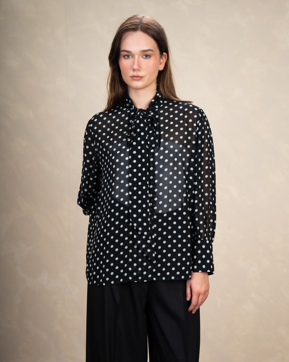 Floral blouse with a drawstring