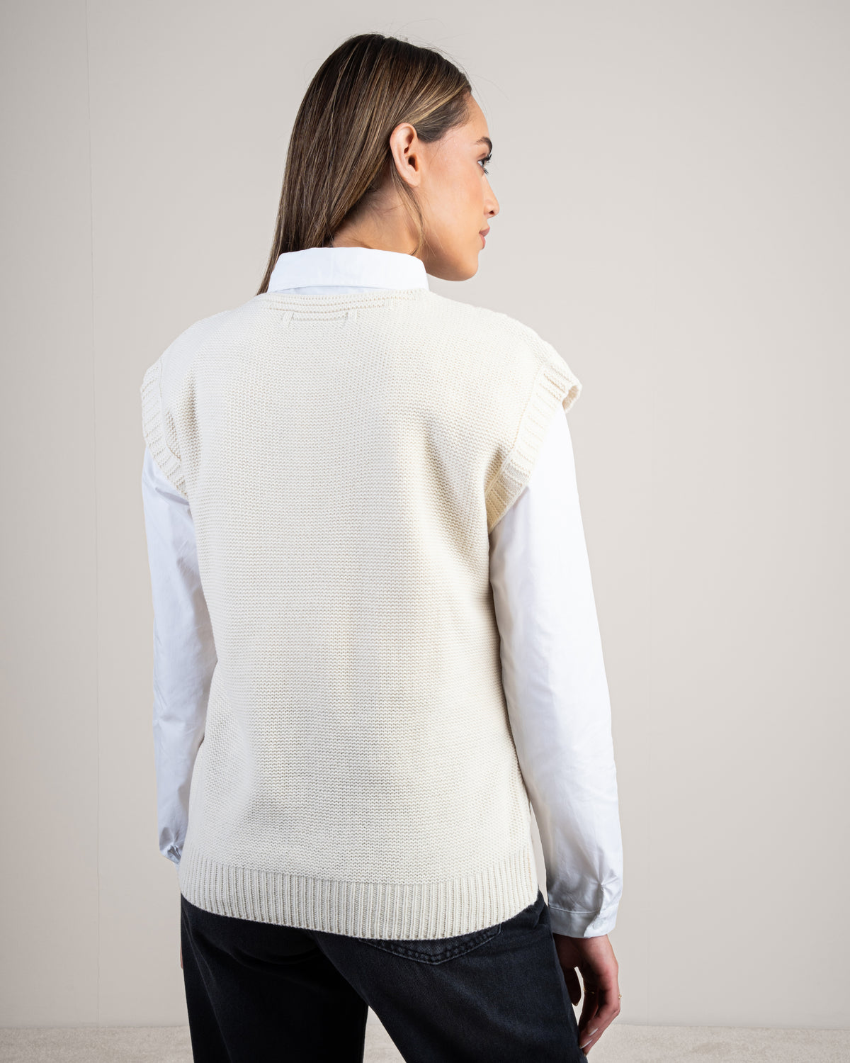 Sleeveless Top With Cable Embroidery