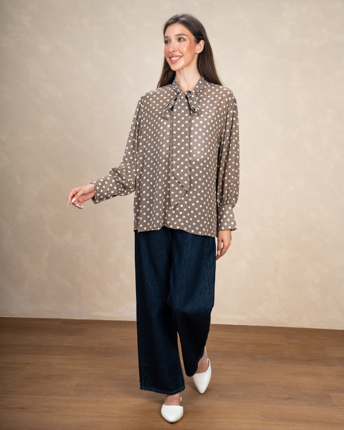 Floral blouse with a drawstring