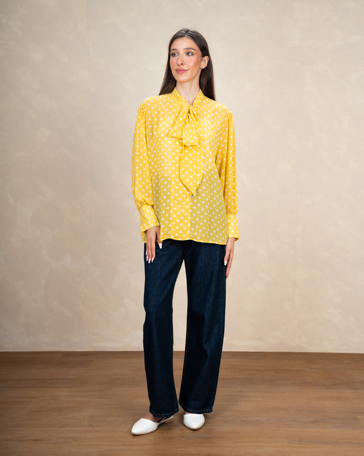 Floral blouse with a drawstring