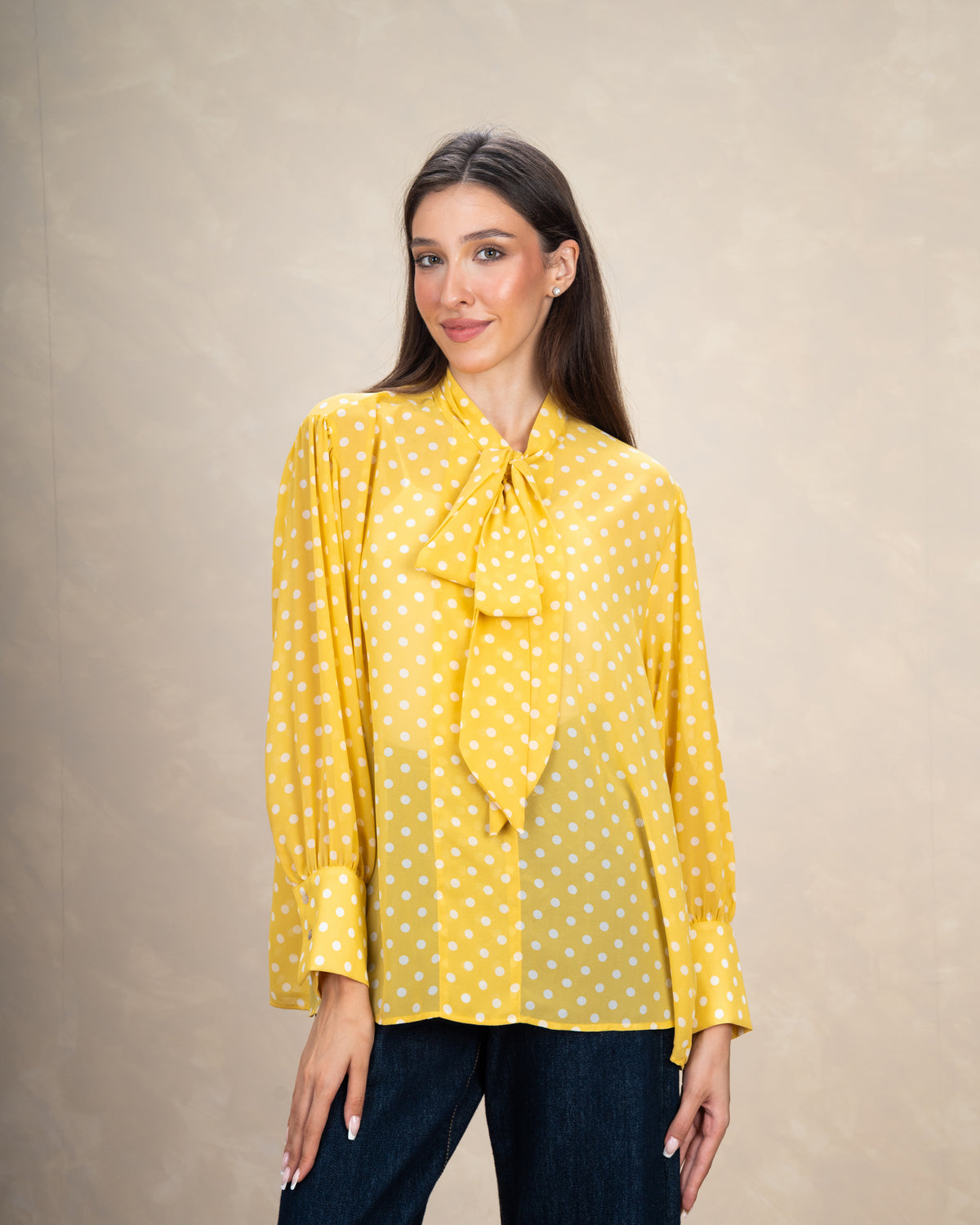 Floral blouse with a drawstring