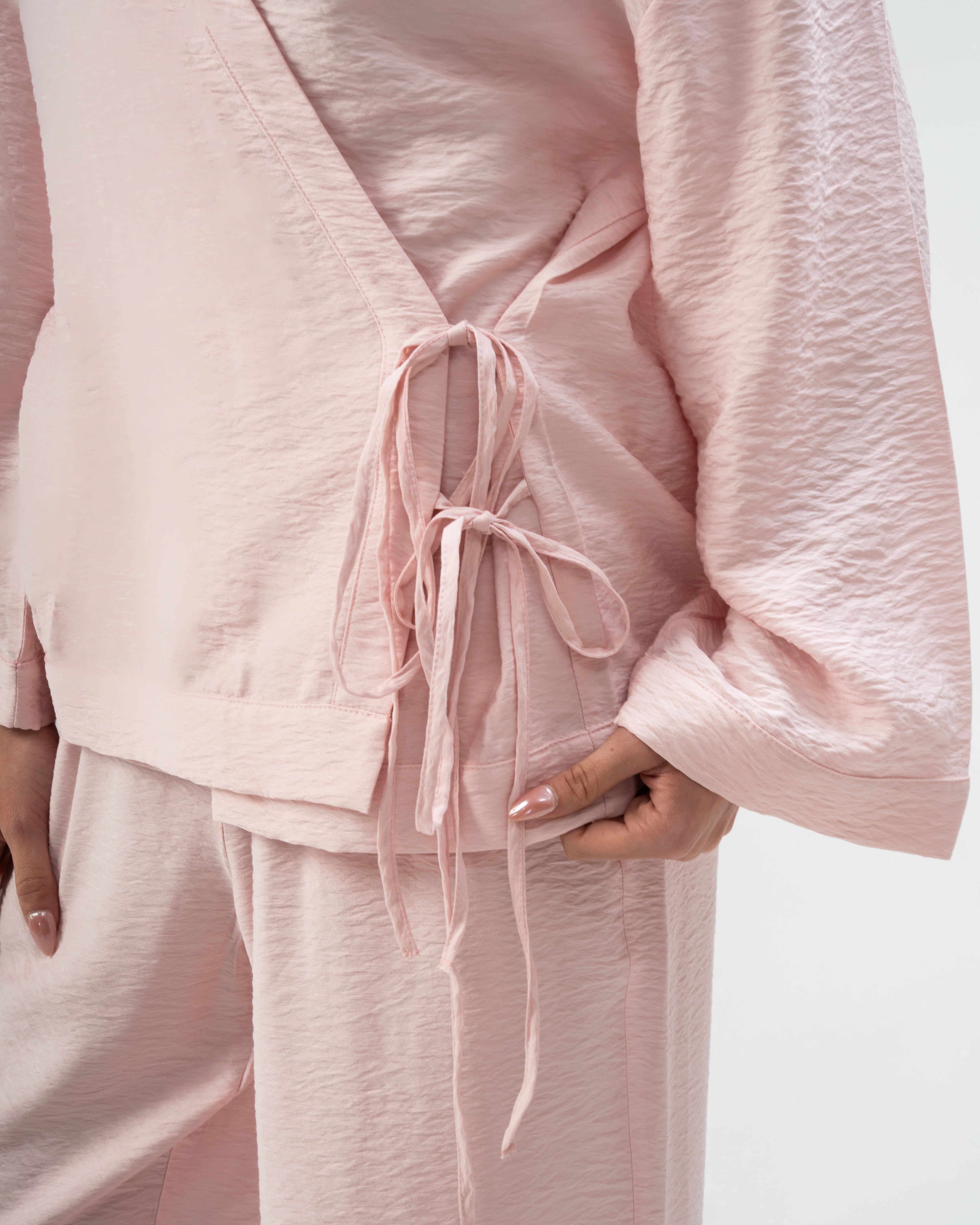 Short kimono with tie