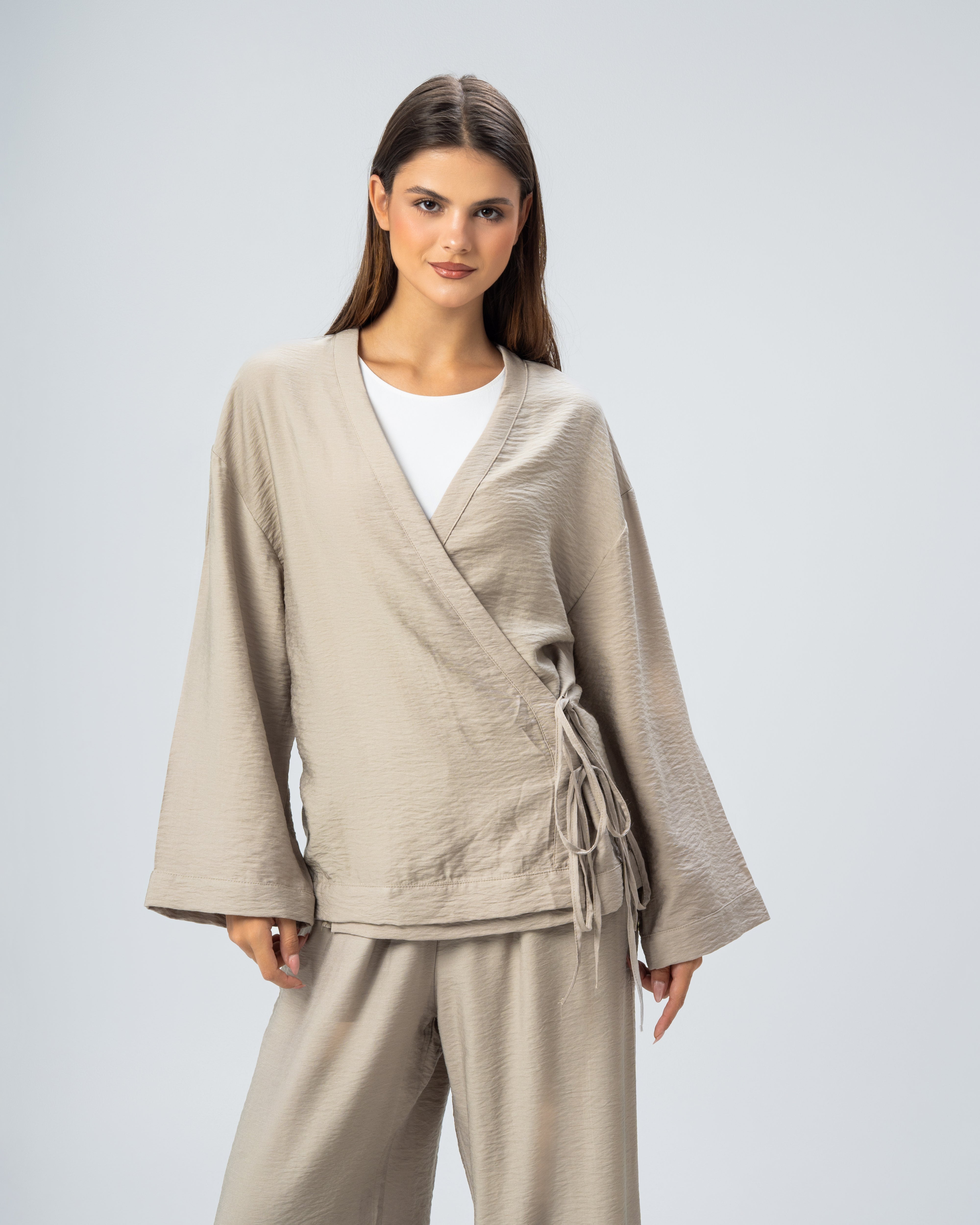 Short kimono with tie
