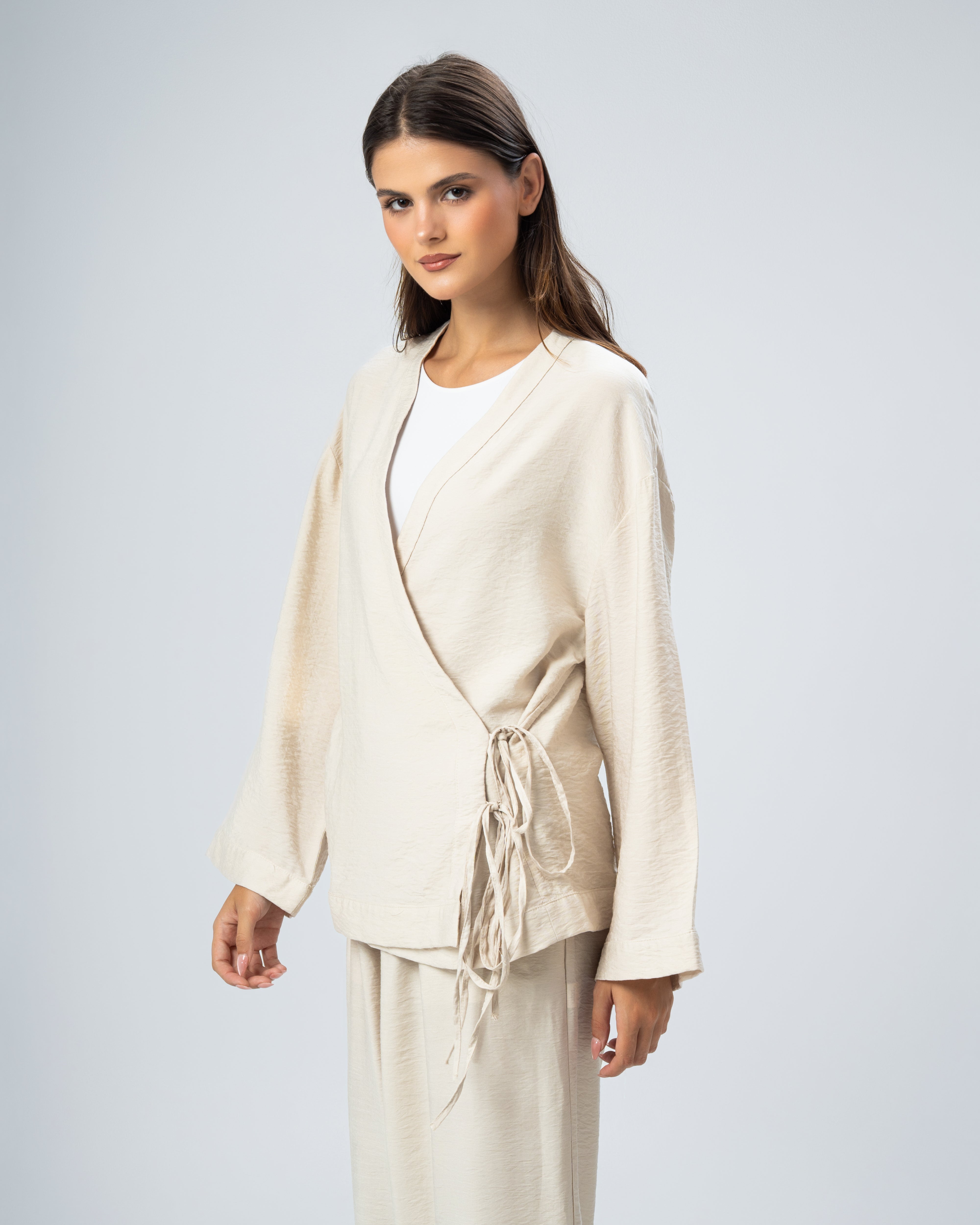 Short kimono with tie