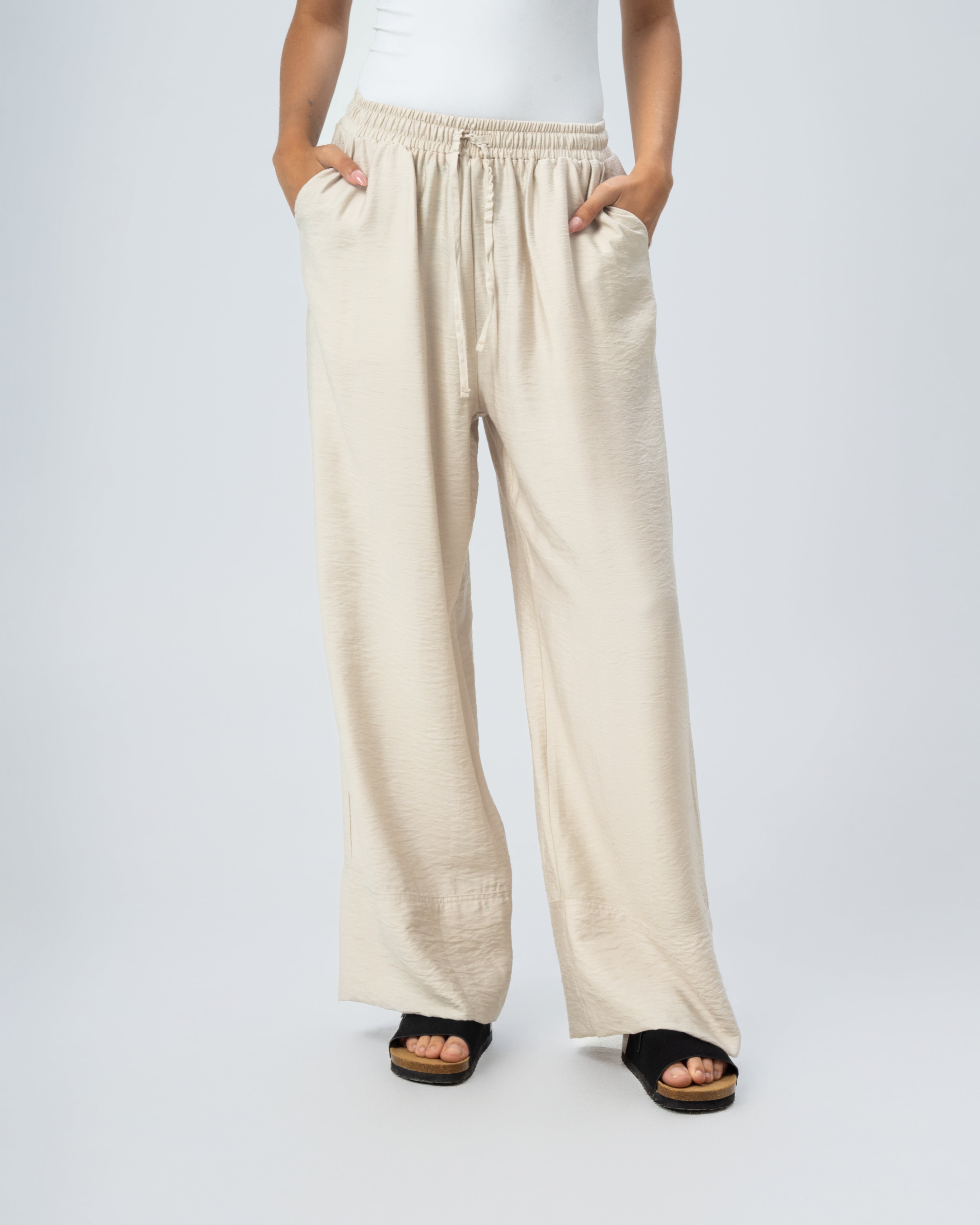 Plain trousers with 2 pockets