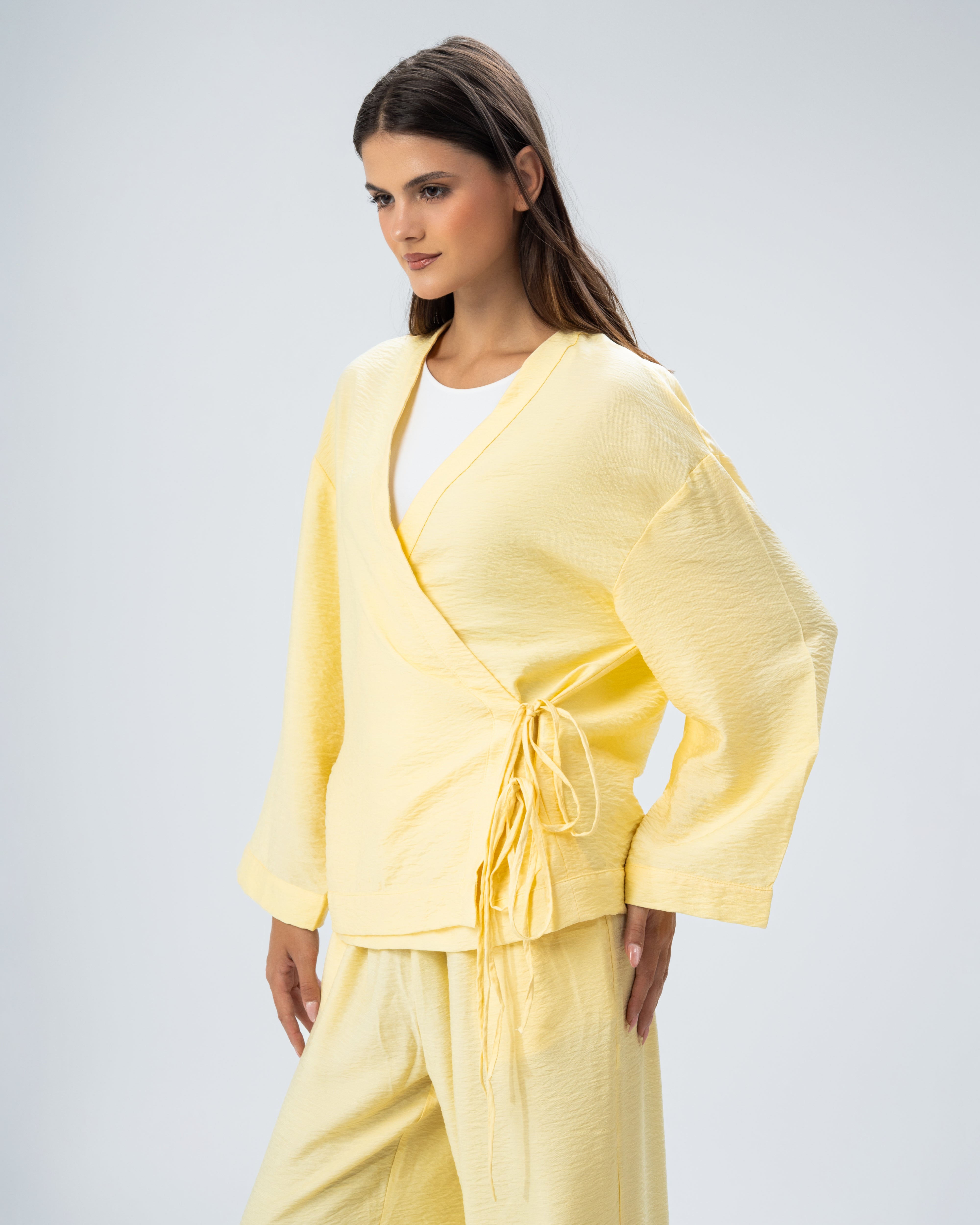 Short kimono with tie